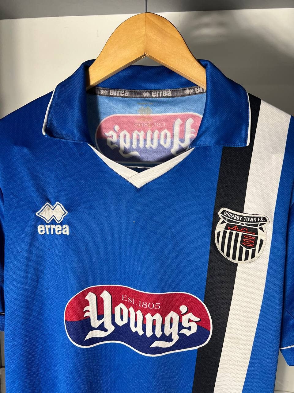 Vintage VERY RARE ERREA FC GRIMSBY TOWN ENGLAND RETRO SOCCER JERSEY Size US M / EU 48-50 / 2 - 7 Thumbnail