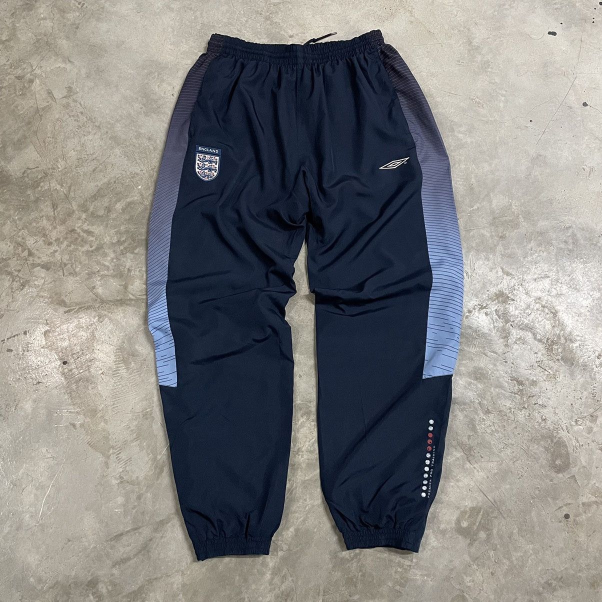 Veste De Survêtement Umbro Vintage 90/2000's - Bleu, Taille M (État 9/10)