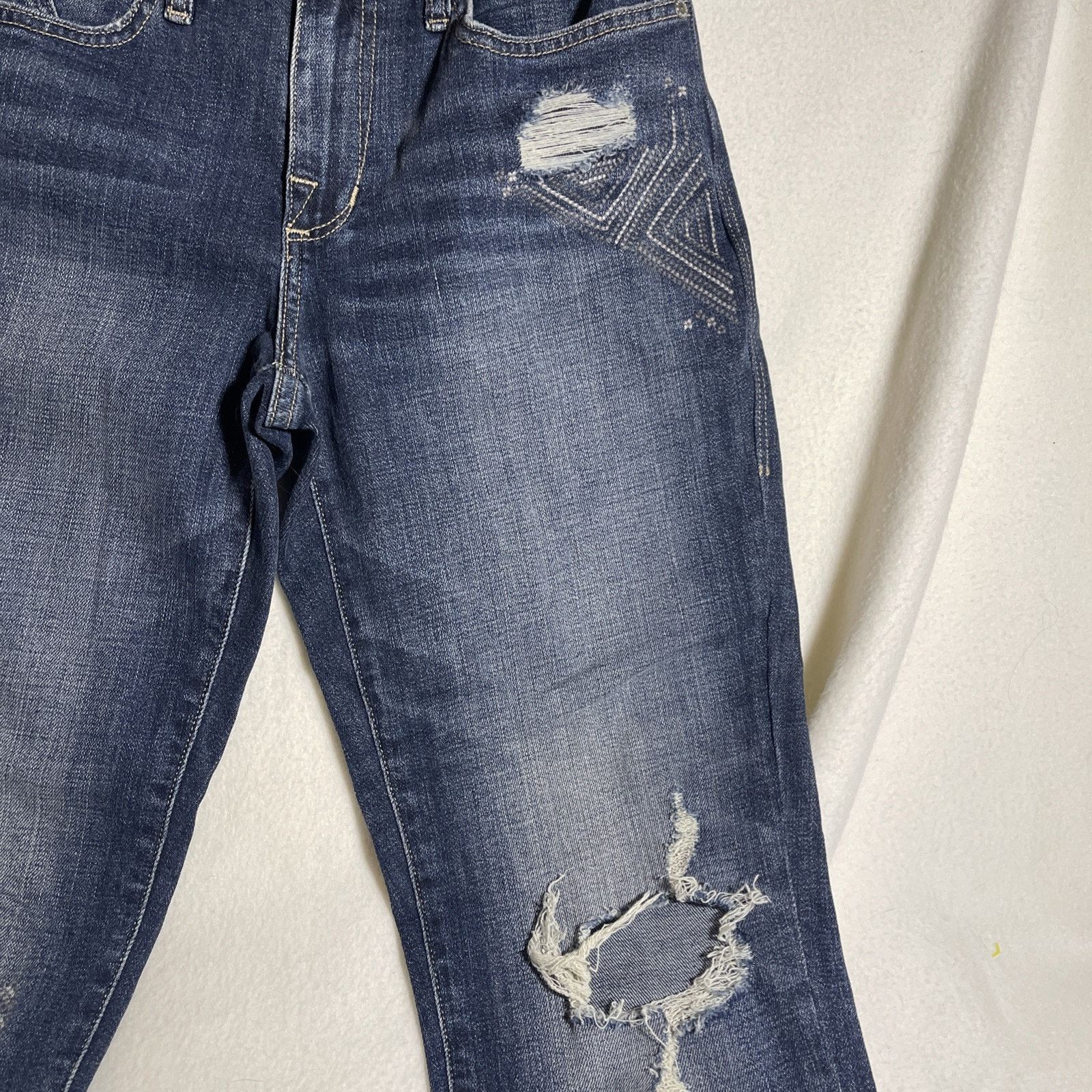 Rock & Republic Rock & Republic Berlin Women’s Sz 6M Distressed/ Embroidered Size 28" / US 6 / IT 42 - 5 Thumbnail