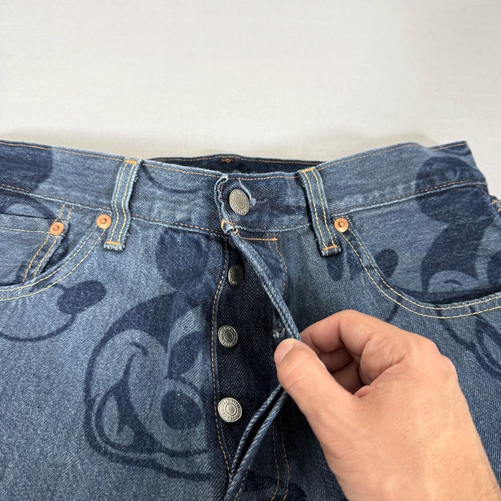 Levi's VINTAGE Levi's 501 Jeans Mascot Mickey Mouse Denim Button Fly Mens 30x30 Blue Disney Comic Cartoon 90s Mens Size US 30 / EU 46 - 3 Thumbnail