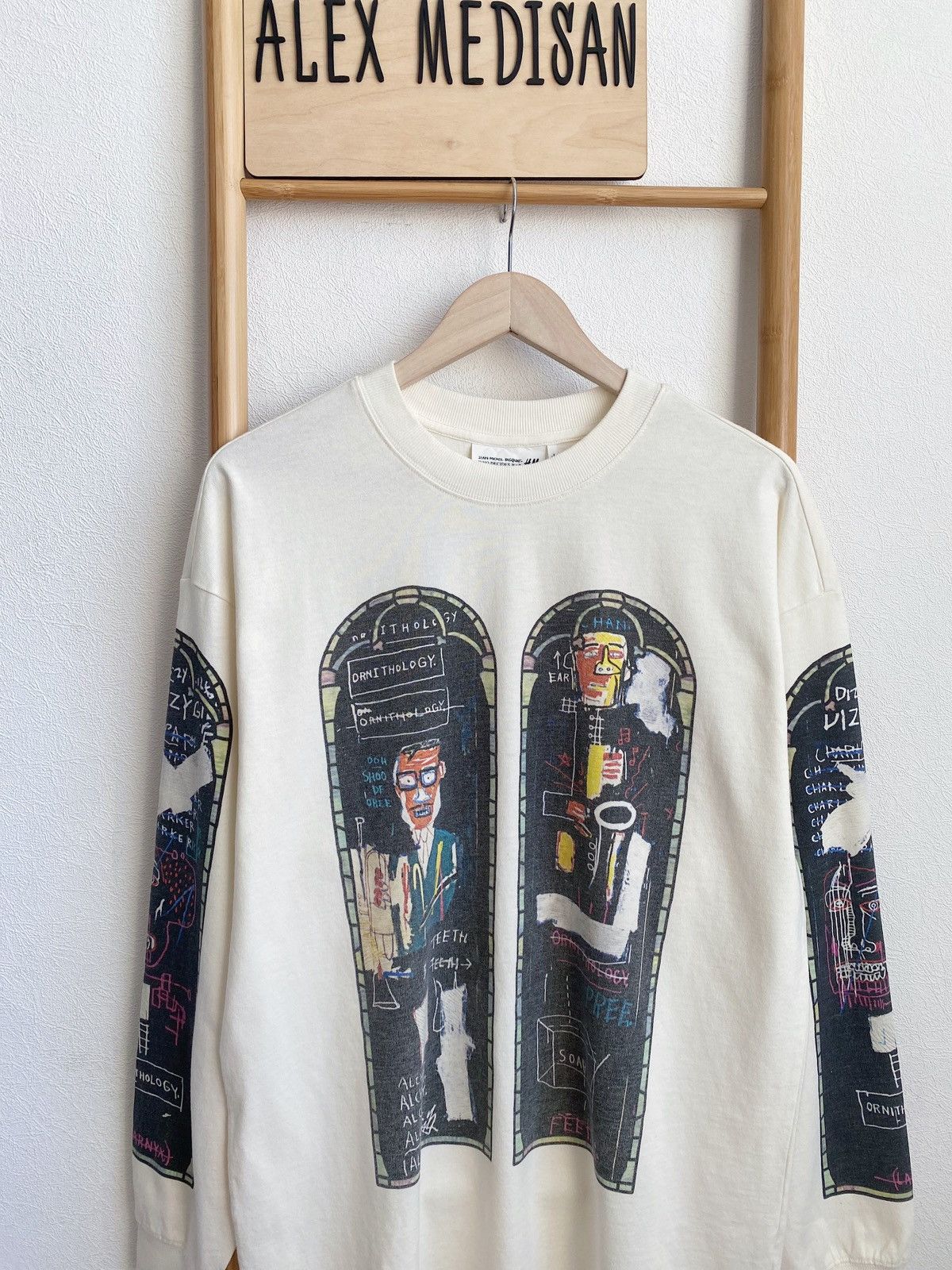 H&M × Jean-Michel Basquiat × Who Decides War WHO DECIDES WAR x BASQUIAT x H&M LONG SLEEVE RELAXED T-SHIRT Size US S / EU 44-46 / 1 - 9 Thumbnail