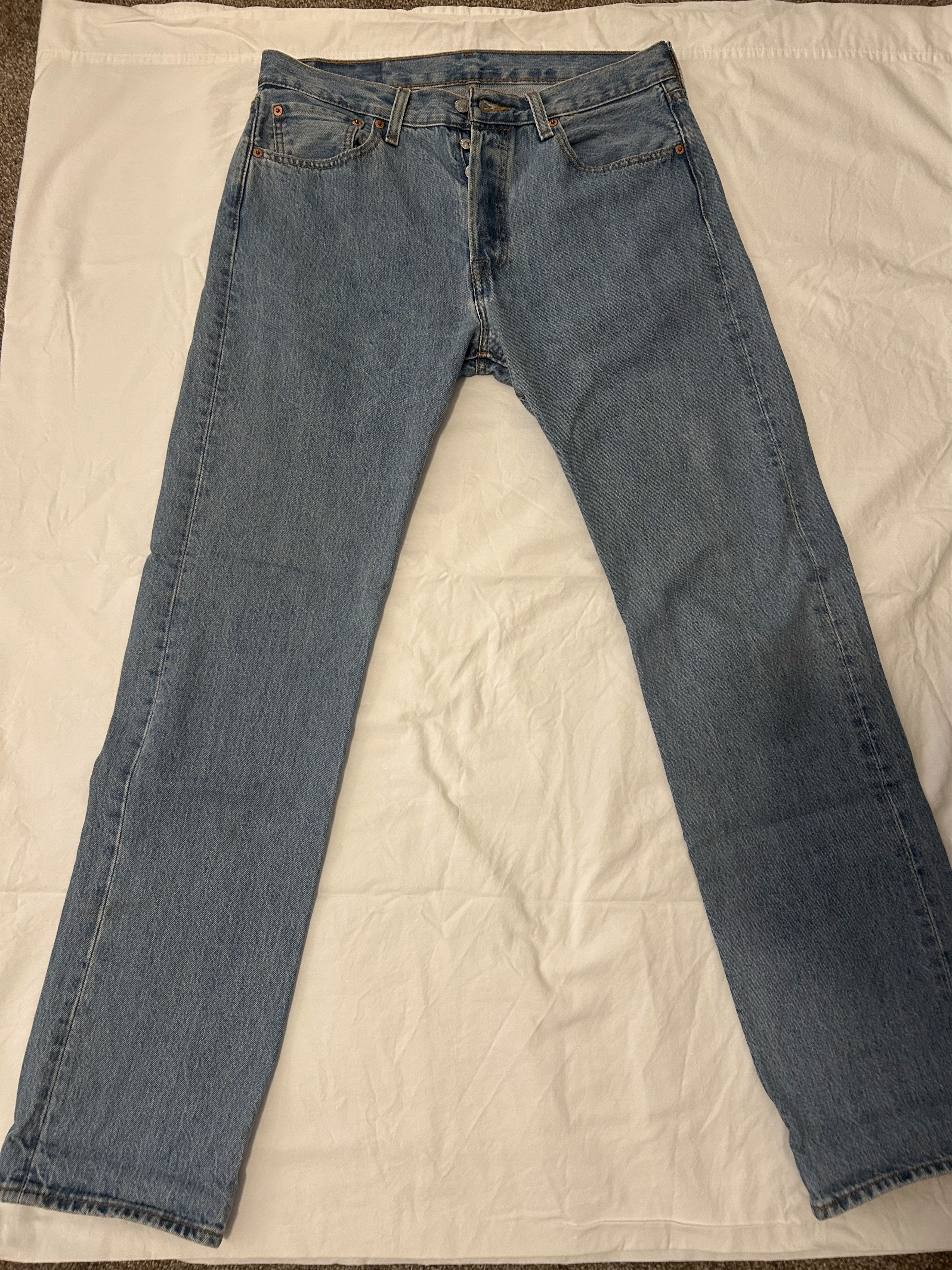 Levi's Levi's Men's 501 Original Fit Jeans Light Stonewash Size US 33 - 1 Thumbnail