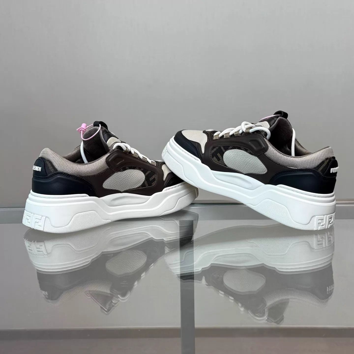 Fendi Fendi Force Monogram Platform Sneaker UK8 (42) Size US 9 / EU 42 - 6 Thumbnail