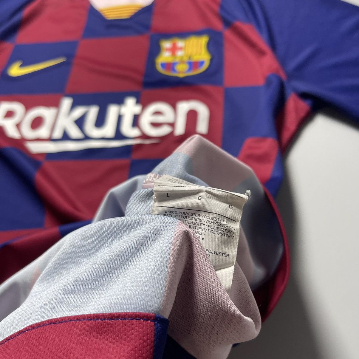 Vintage BARCELONA NIKE 2019/2020 FOOTBALL HOME JERSEY #10 MESSI Size US L / EU 52-54 / 3 - 9 Thumbnail