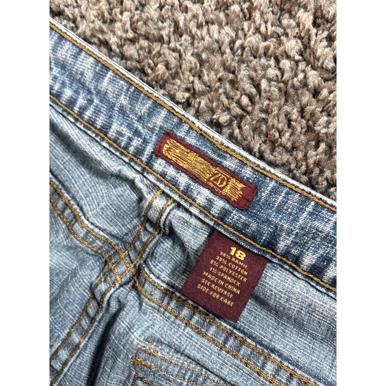 Vintage VINTAGE Zana Di Jeans Bootcut Womens 18 Regular 38x32 Light Wash Blue Denim Pockets 90s y2K Mens Womens Girls Size 40" / US 18 - 6 Thumbnail