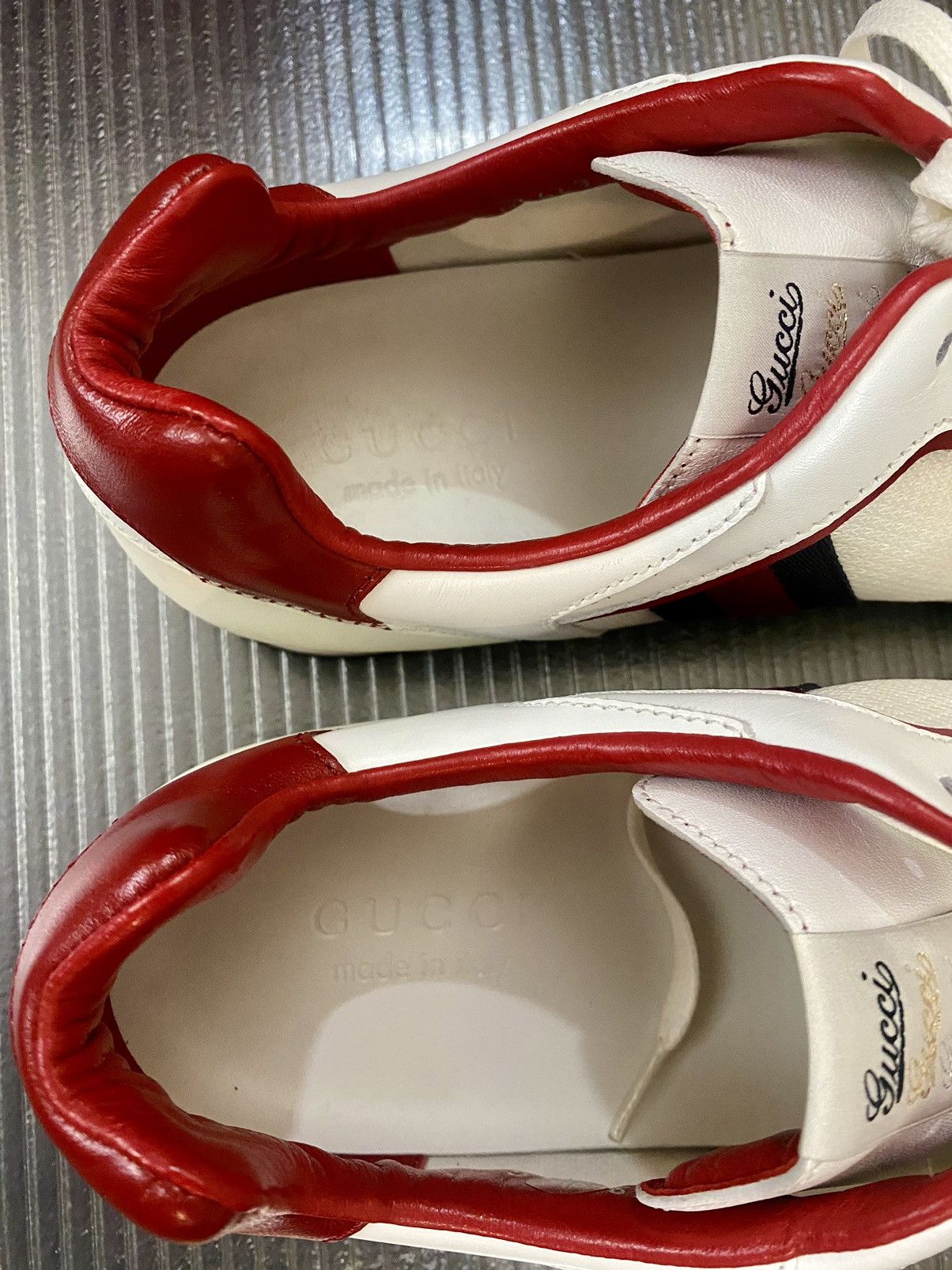 Gucci Gucci 🇮🇹 Great White/Red Tennis 83 Sneakers 10.5 NEW Size US 10.5 / EU 43-44 - 16 Thumbnail