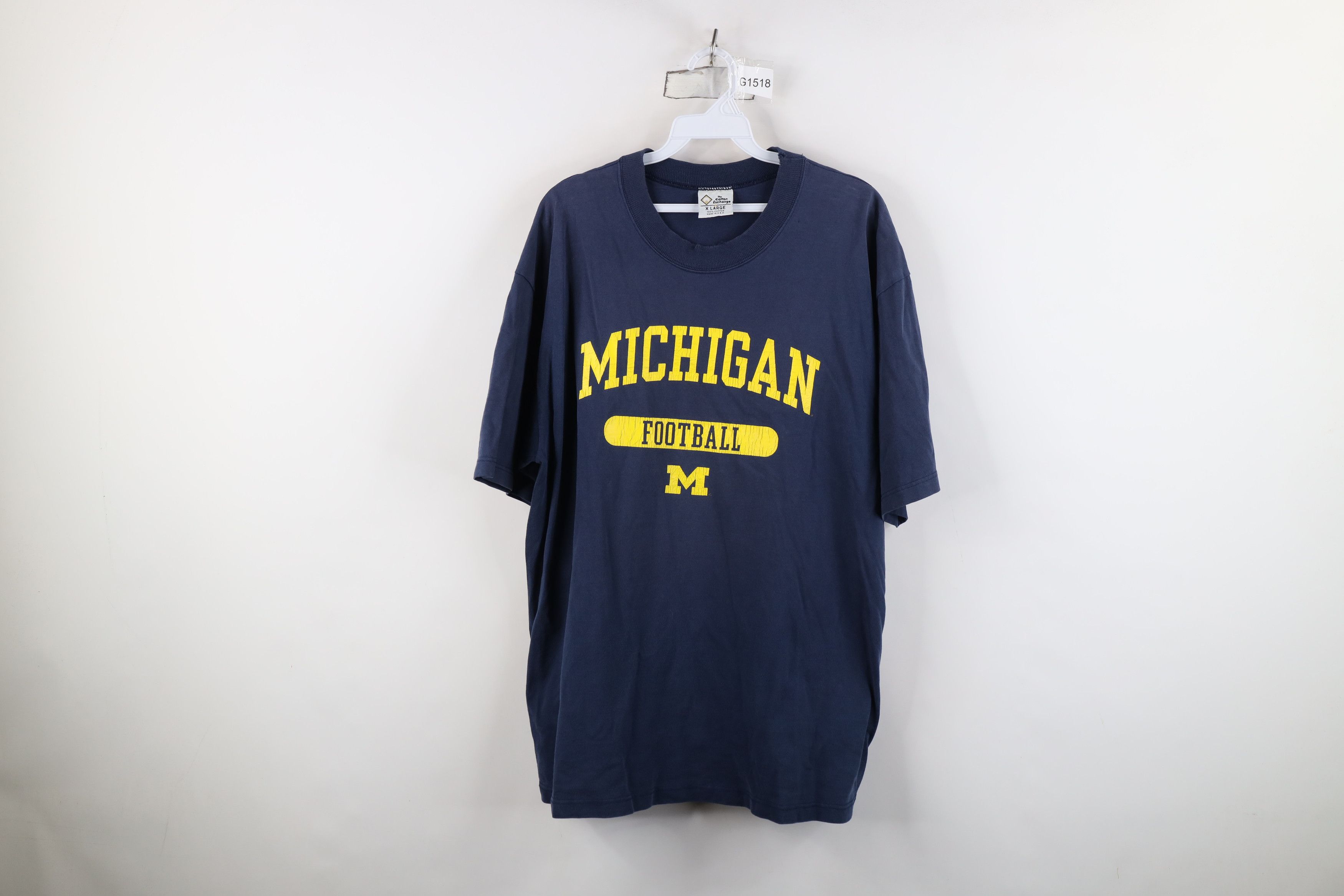 Vintage Vintage 90s University of Michigan Football T-Shirt USA Size US XL / EU 56 / 4 - 1 Thumbnail