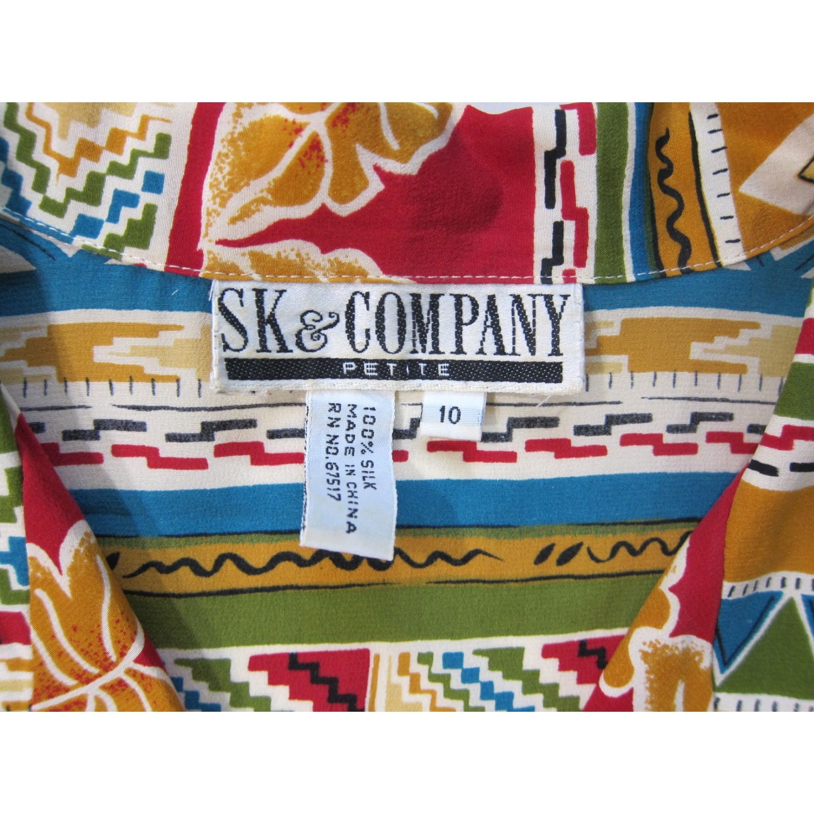 Vintage SK & Company 100% Silk Red Aztec Floral Short Sleeve Blouse Women 10P Size L / US 10 / IT 46 - 3 Thumbnail
