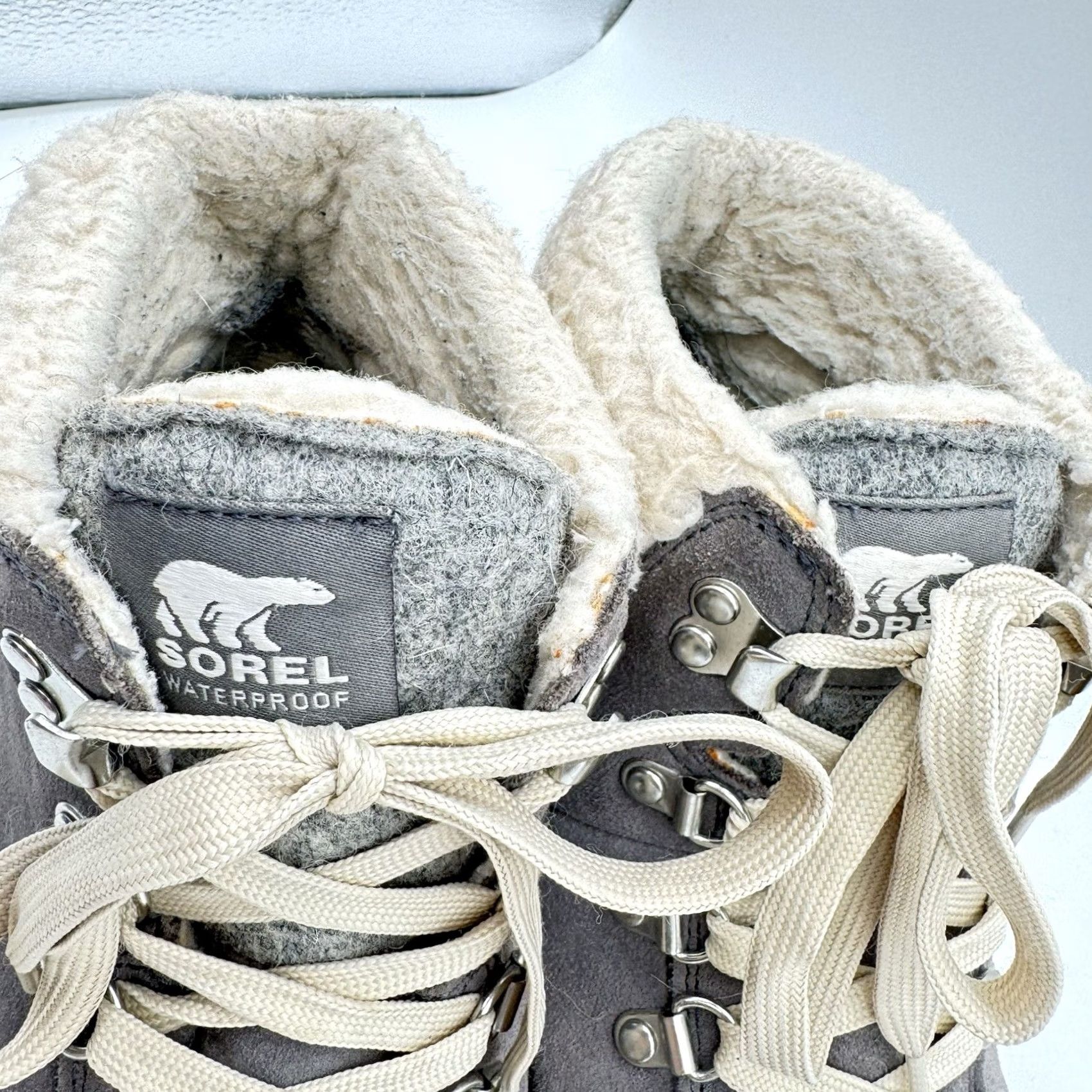 & Other Stories SOREL Out 'N About Chukka Boots Waterproof Suede Gray Faux Fur Trim Sz 9 Womens Size US 9 / IT 39 - 4 Thumbnail