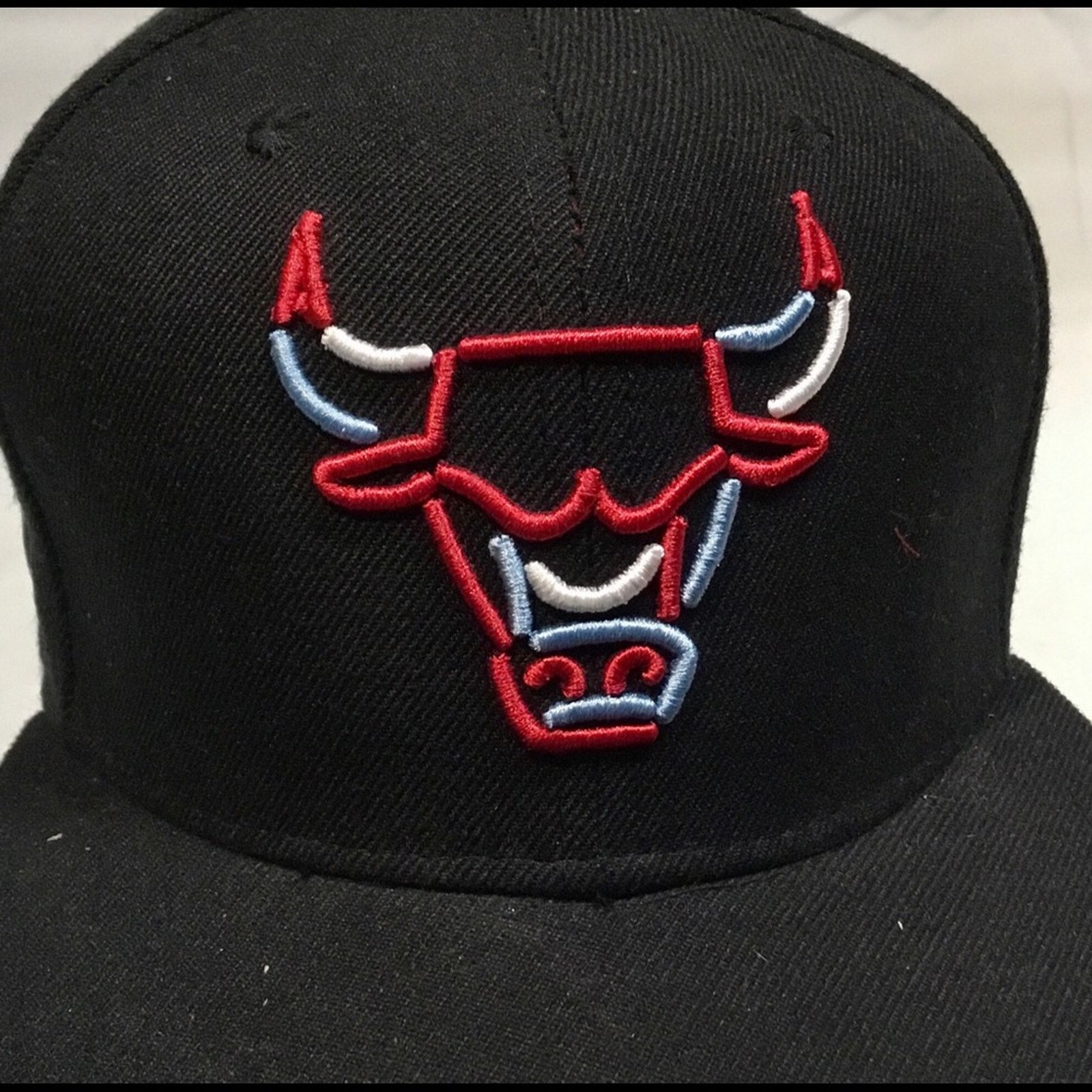NBA NWOT Black NBA Chicago Bulls Logo Snapback hat Size ONE SIZE - 5 Thumbnail