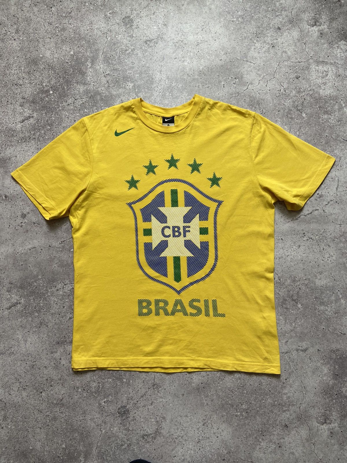 Nike Vintage Nike Y2K Brazil Tee Shirt Size US XL / EU 56 / 4 - 1 Thumbnail
