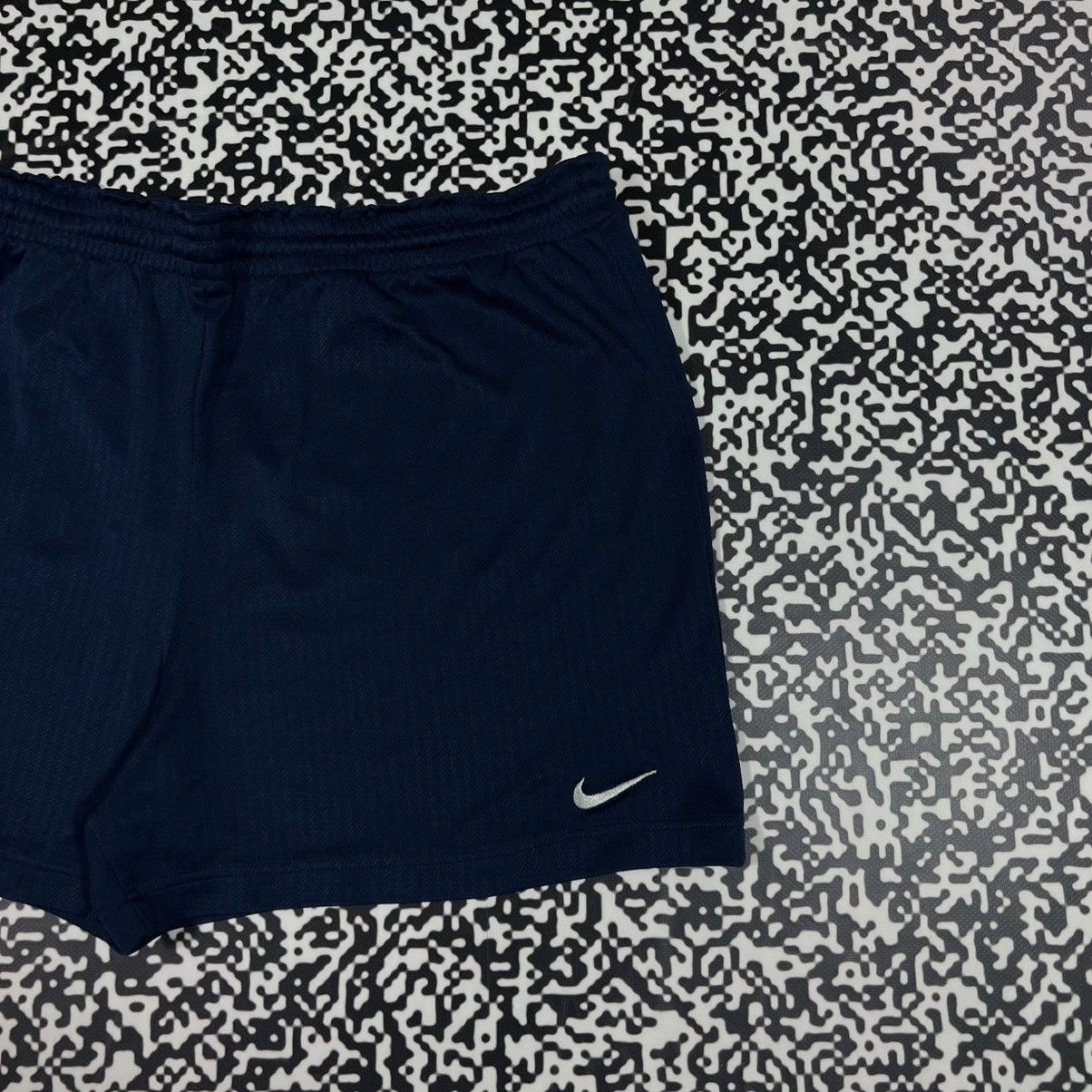 Nike Vintage 90s Nike Swoosh Logo Retro Sport Style Shorts Size US 38 / EU 54 - 3 Thumbnail