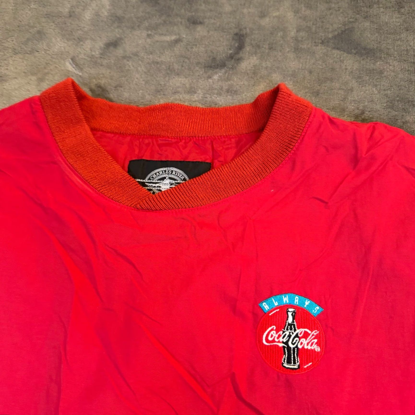 Vintage VINTAGE Charles River Coca Cola Windbreaker Jacket Mens Large Red Nylon Logo Embroidered Golf 90s Beer Windbreaker Jacket Mens Large Red Nylon Logo Size US L / EU 52-54 / 3 - 2 Thumbnail