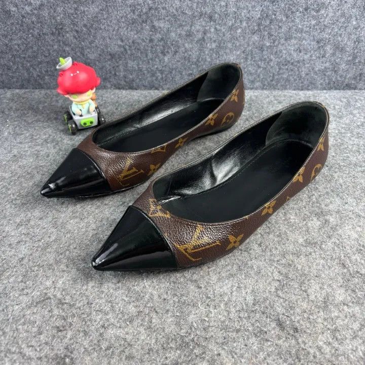 Louis Vuitton Louis Vuitton Classic Pointed Toe Casual Shoes 0079 Size US 6 / IT 36 - 1 Thumbnail