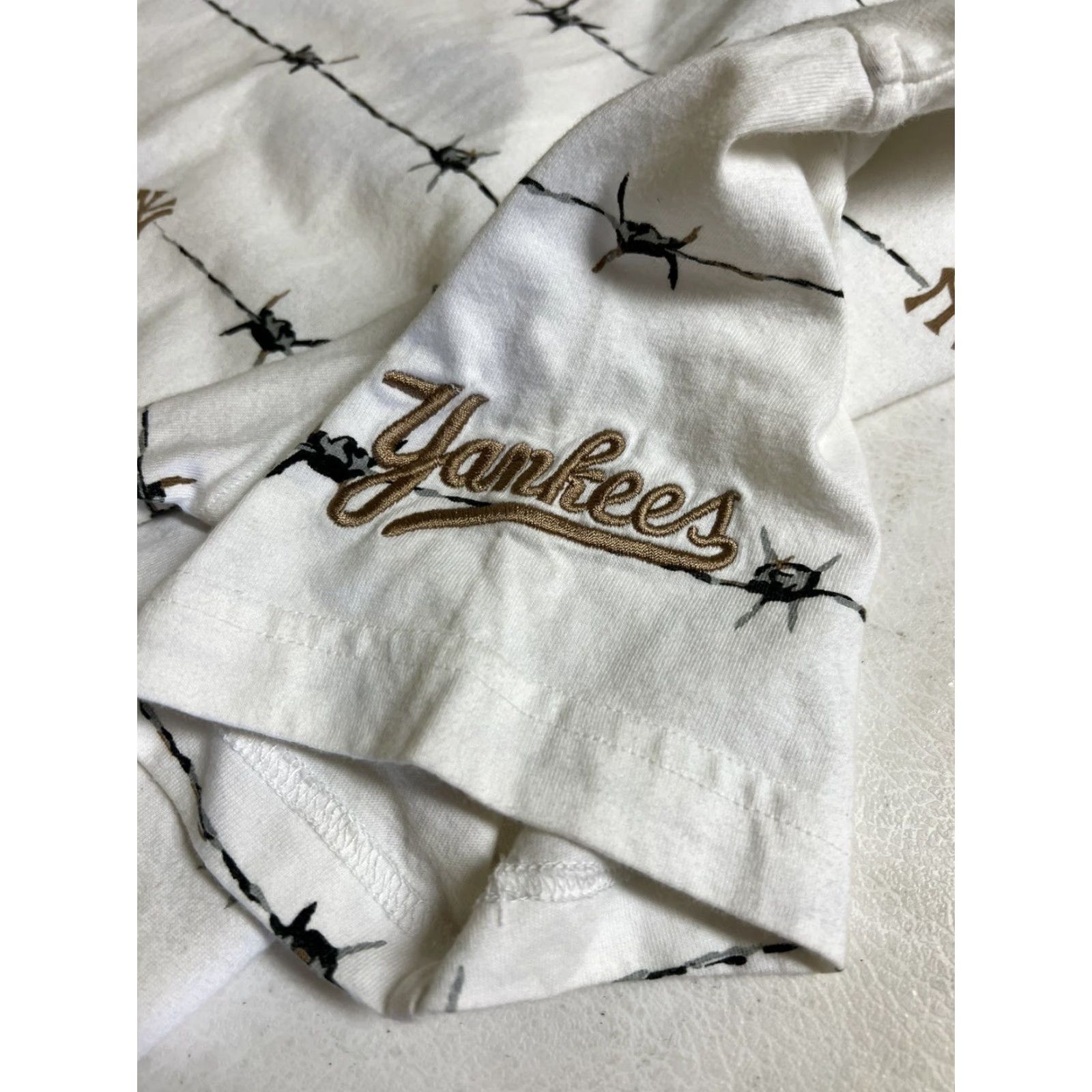 Vintage Majestic NY Barbed wire Polo Shirt Embroidered MLB Baseball Men M White Polo Shirt Mens Medium Regular Short Sleeve Collared Vintage No Size US M / EU 48-50 / 2 - 5 Thumbnail