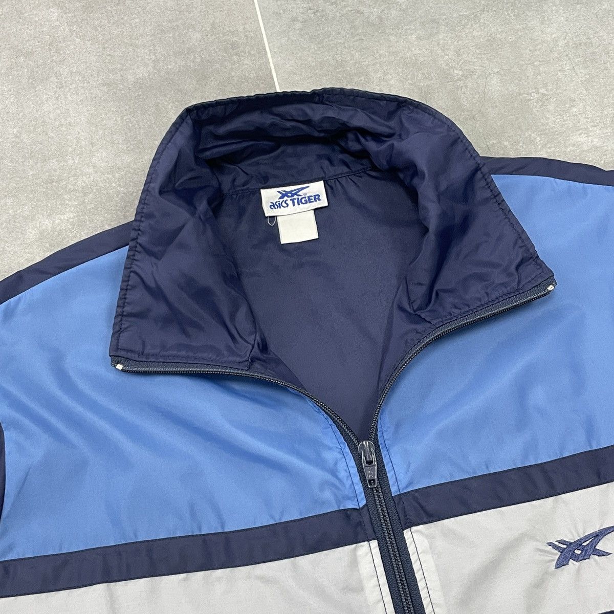 Asics × Vintage Vintage Asics Tiger Jacket Size M Size US M / EU 48-50 / 2 - 9 Thumbnail