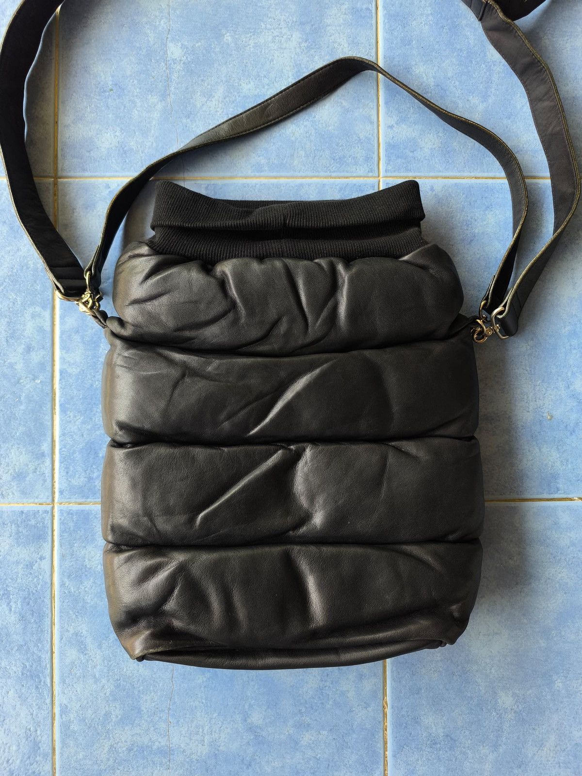 Yohji Yamamoto Kawa-kawa Leather Puffer Sling Bag Size ONE SIZE - 2 Thumbnail