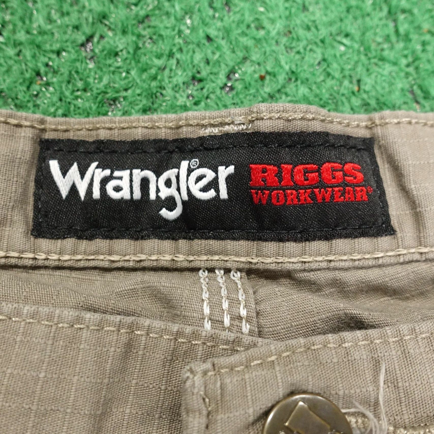 Wrangler Wrangler Riggs Workwear Shorts Mens 42 Khaki Beige Ripstop Cargo Work Size US 40 / EU 56 - 7 Thumbnail