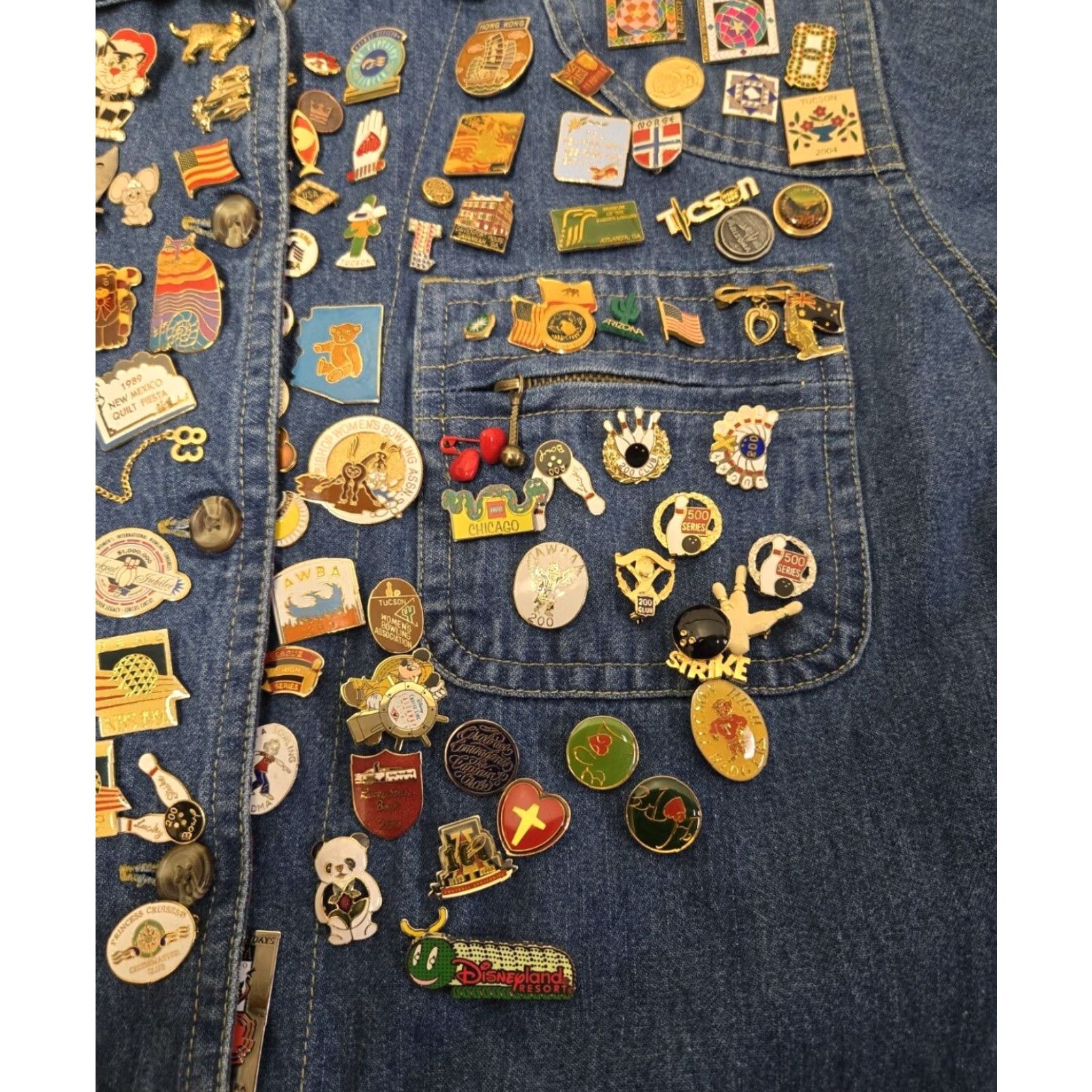 Denime VINTAGE Cabin Creek Denim Jacket Petite Large Womens Full of Pins 90s Blue Autumn Winter Spring Casual Workwear Travel Size L / US 10 / IT 46 - 2 Thumbnail
