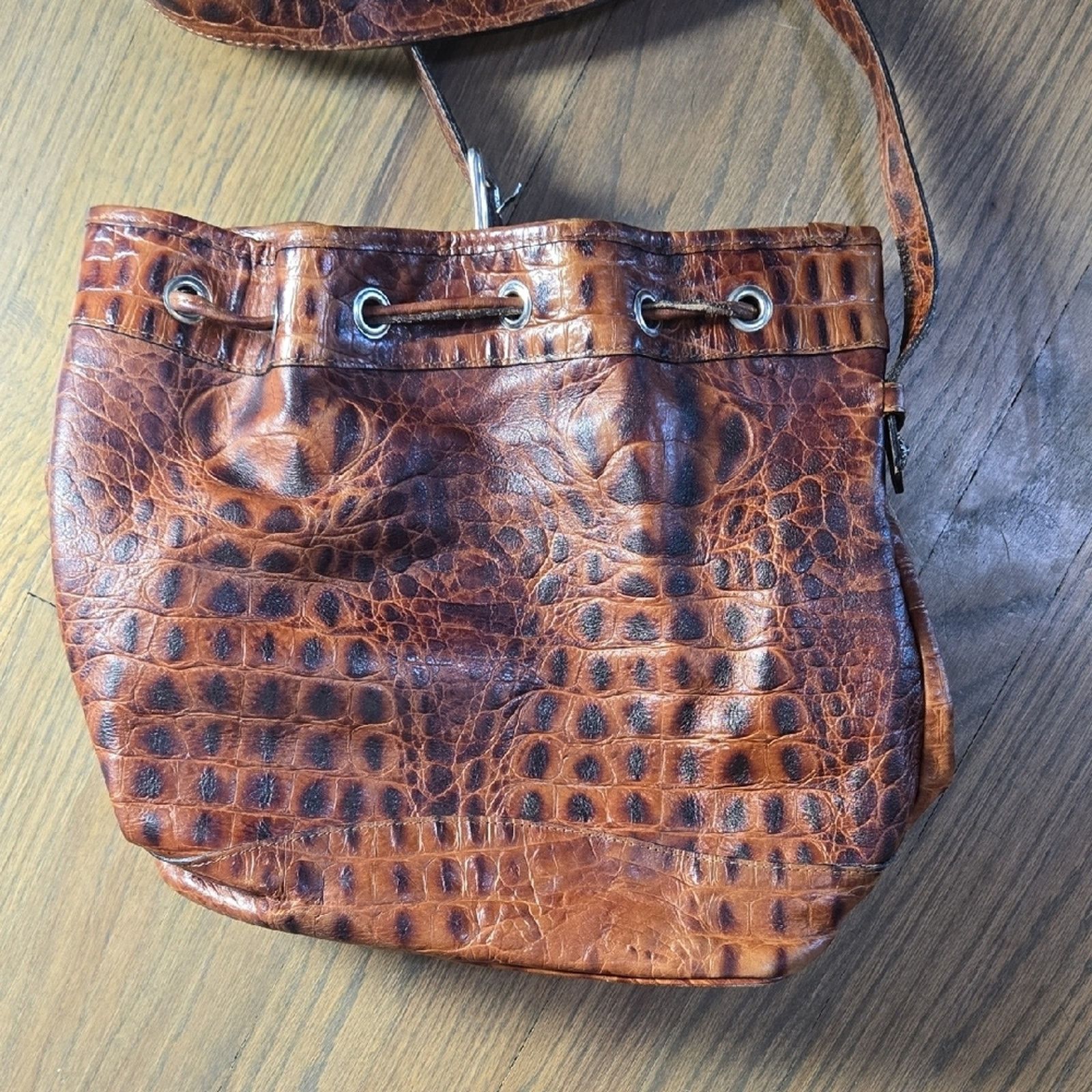 & Other Stories Vintage Crocodile Pattern Leather Women's Bucket Bag Size ONE SIZE - 16 Thumbnail