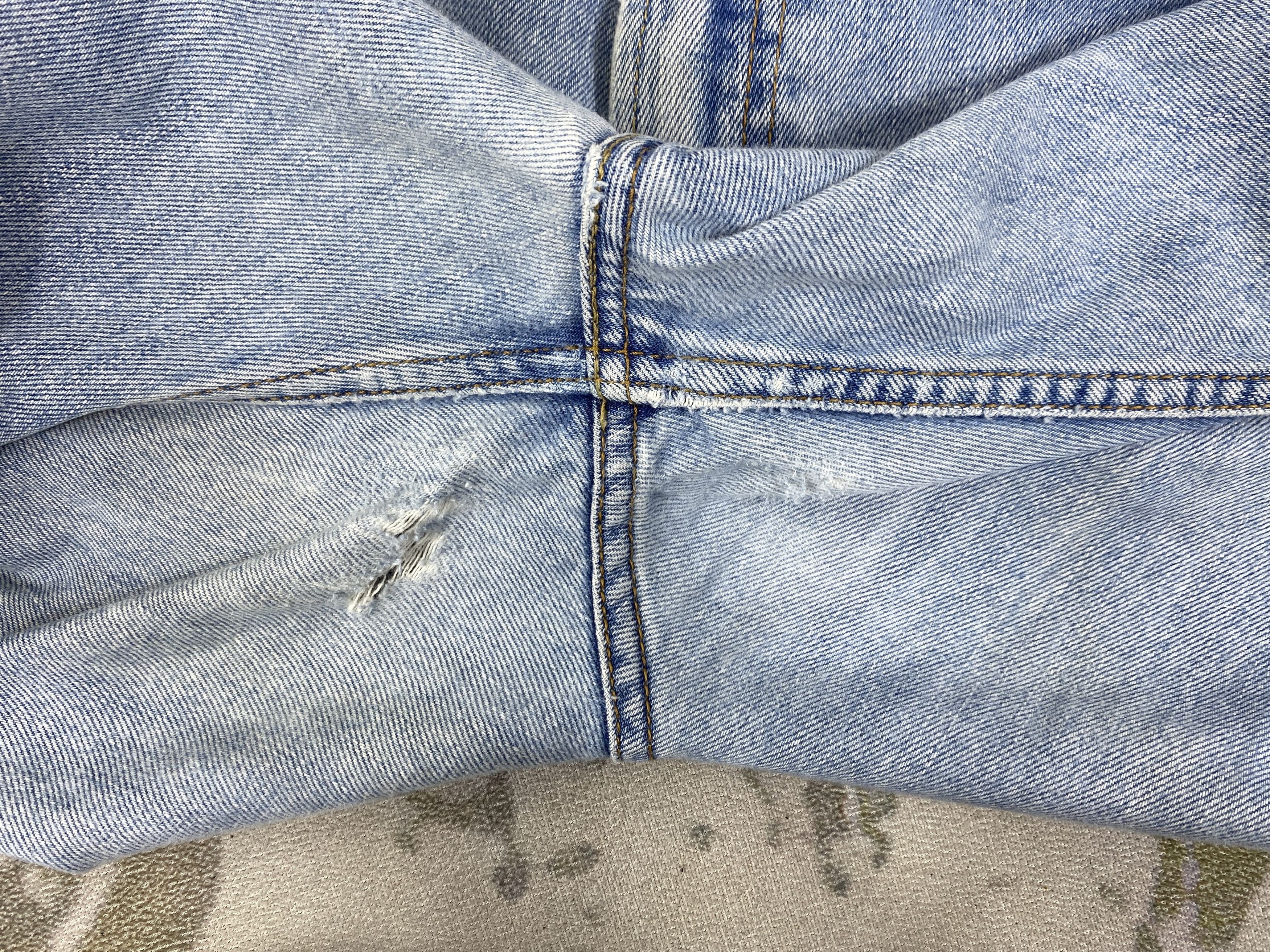 Levi's Mid Blue Vintage Levi's 550 Jeans 39x31 Denim -SJ033 Size US 39 - 13 Thumbnail