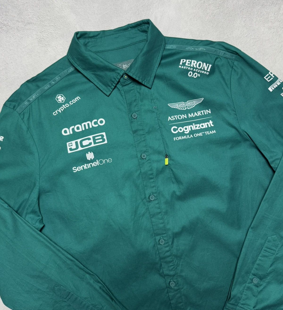 Formula 1 Aston Martin Cognizant F1 Racing Team 2023 Button Up Shirt Size US L / EU 52-54 / 3 - 3 Thumbnail