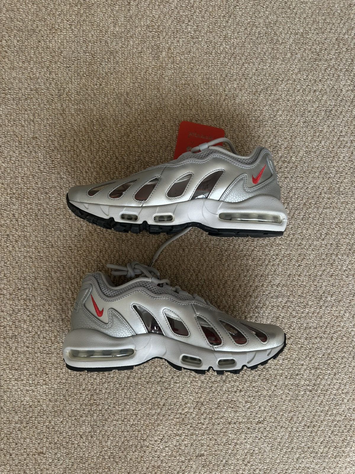 Nike × Supreme Nike Air Max 98 TL Supreme Silver – UK 7 – BNWT Size US 7 / EU 40 - 2 Thumbnail