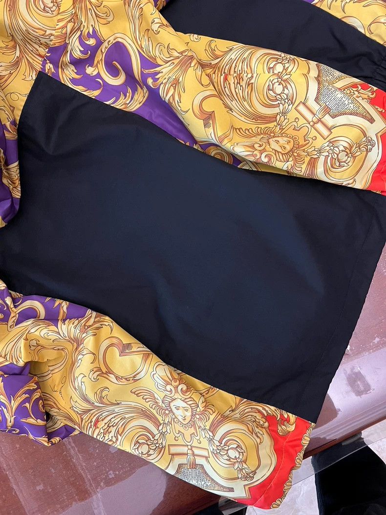 Versace Versace A long-sleeved jacket with a classic logo motif Size US M / EU 48-50 / 2 - 4 Thumbnail