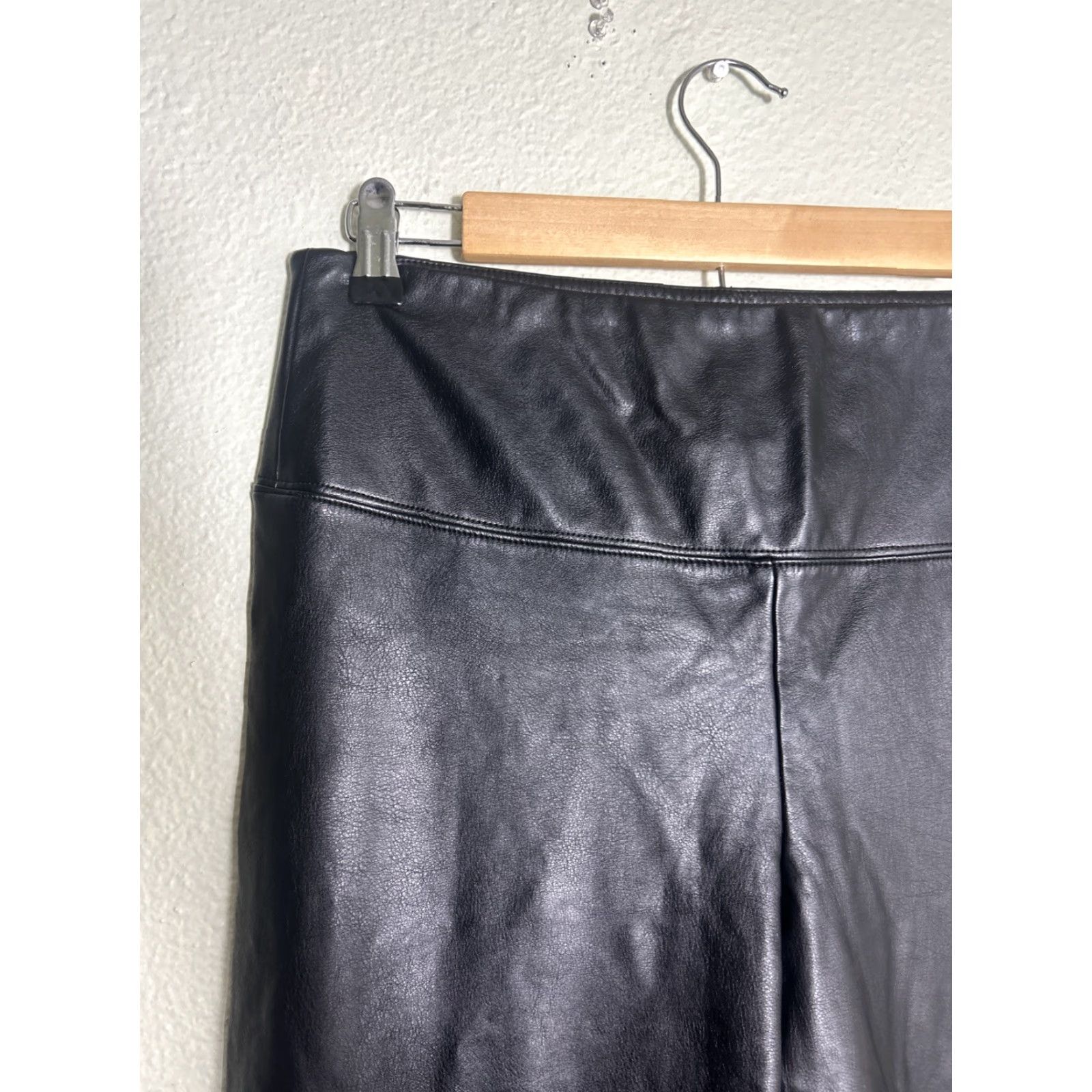 Vintage Catherine Malandrino Pants Womens Large Black Rayon Blend Faux Leather Pull On Skinny High Rise Flat Front Size 36" / US 14 / IT 50 - 4 Thumbnail