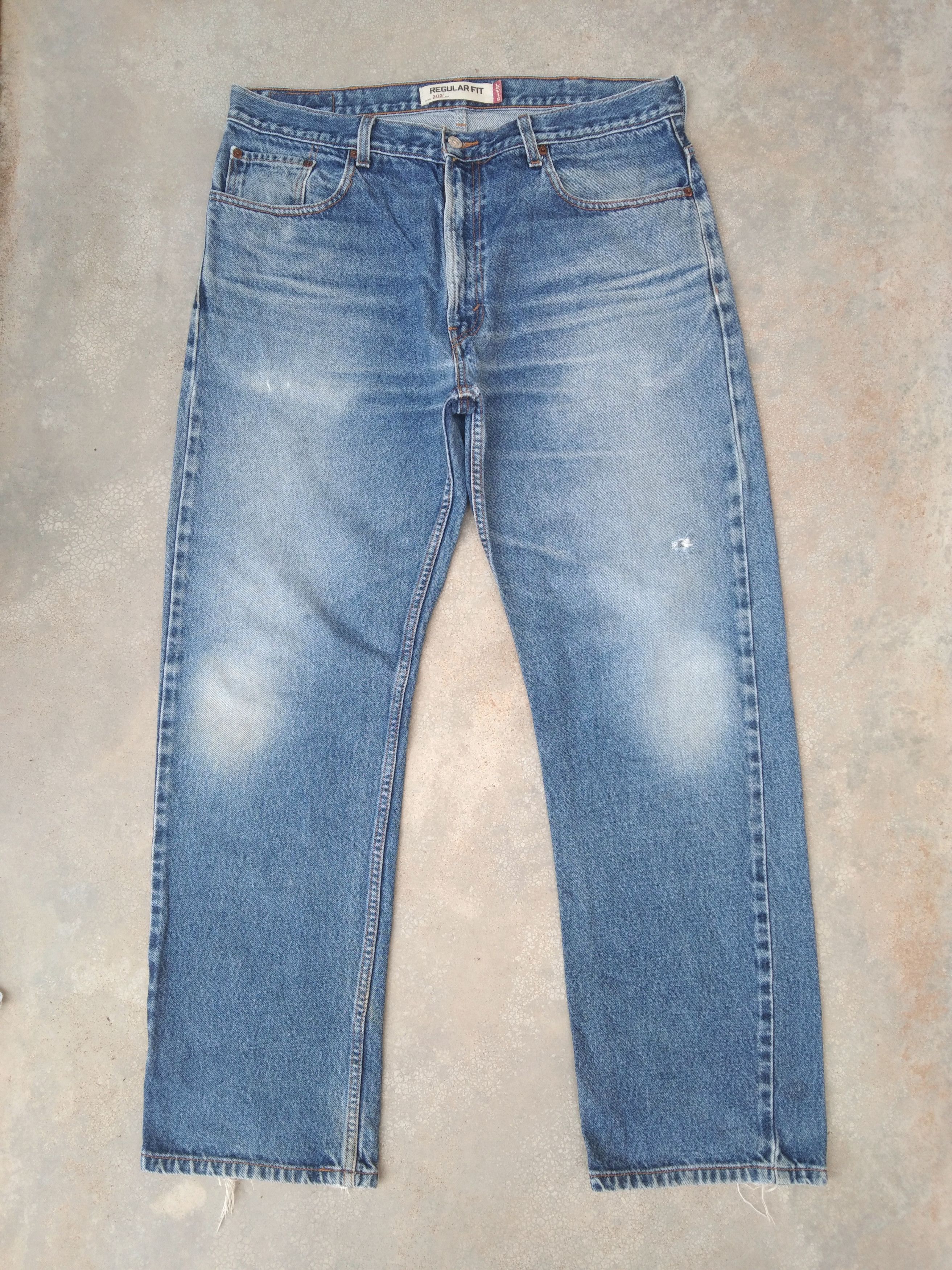 Jean × Levi's × Vintage Vintage Levis Jeans 505 Distressed Denim 38x32 Size US 38 / EU 54 - 1 Thumbnail