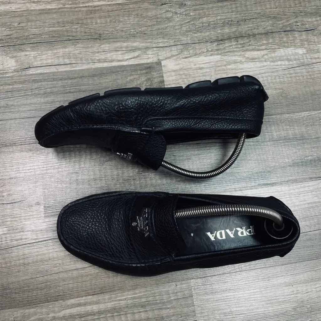 Prada Prada Slip On shoes with logo Size: 6 Size US 6 / EU 39 - 4 Thumbnail