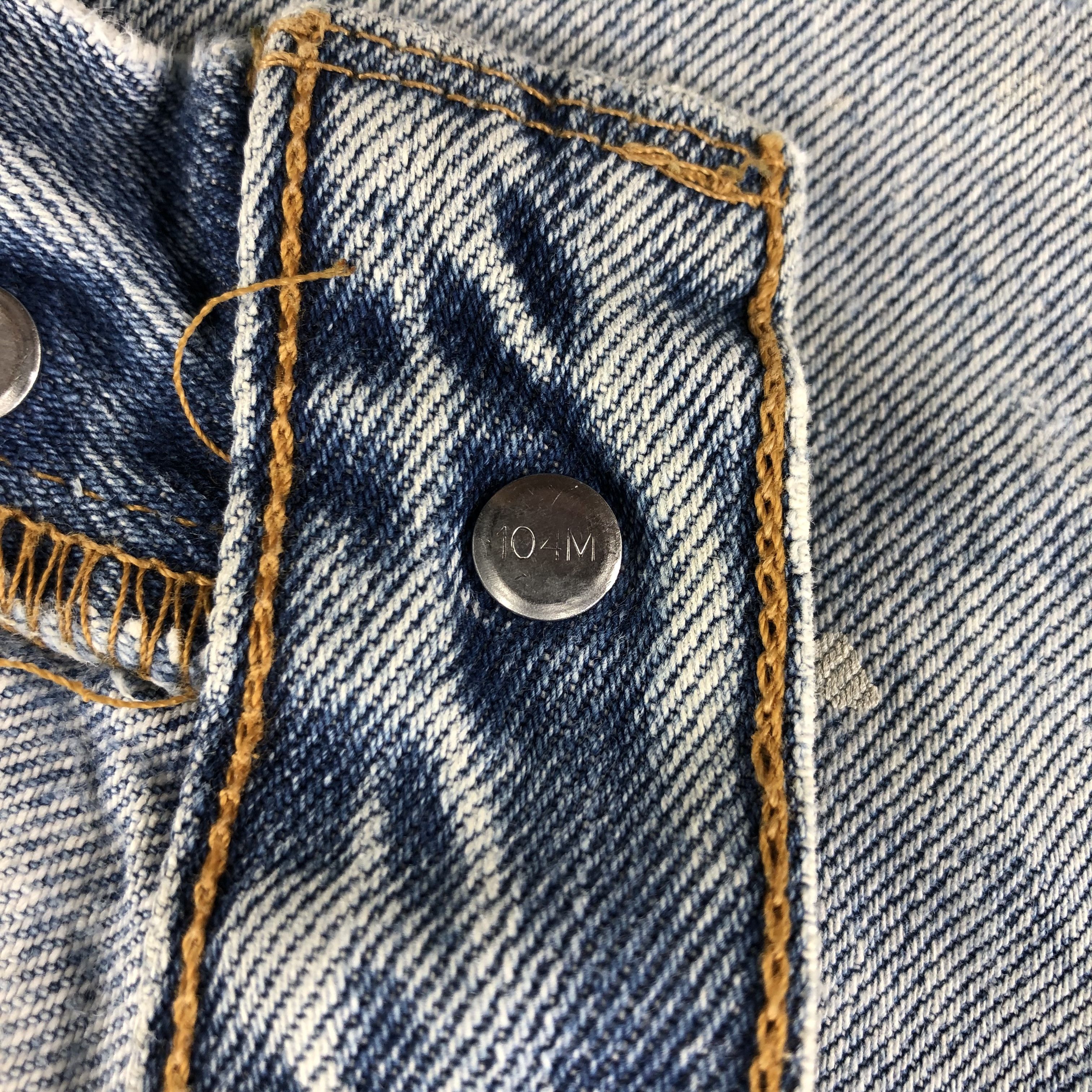 Levi's Vintage Levi's 501 Jeans Distress Medium Wash Denim KJ863 Size US 33 - 13 Thumbnail