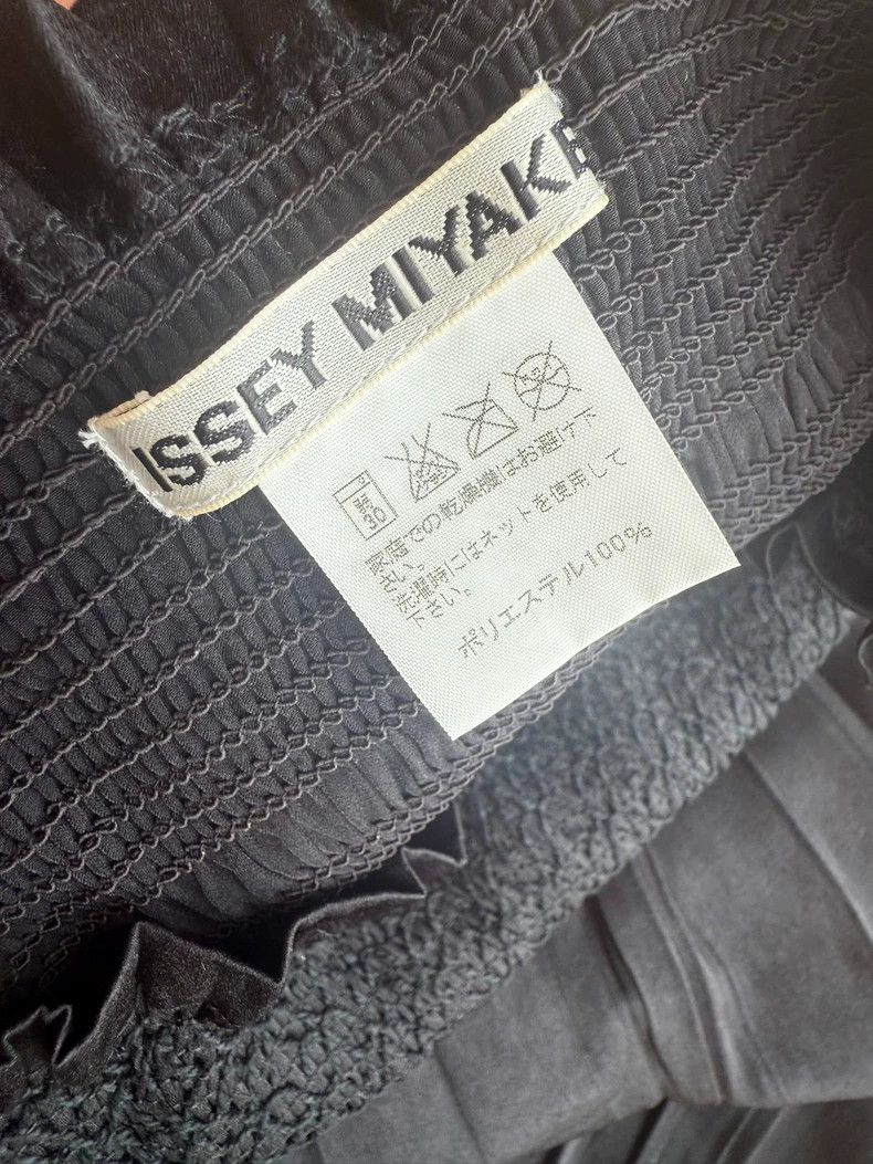 Issey Miyake issey miyake size:2 Glossy water ripple skirt Size 42" / US 20 - 4 Thumbnail