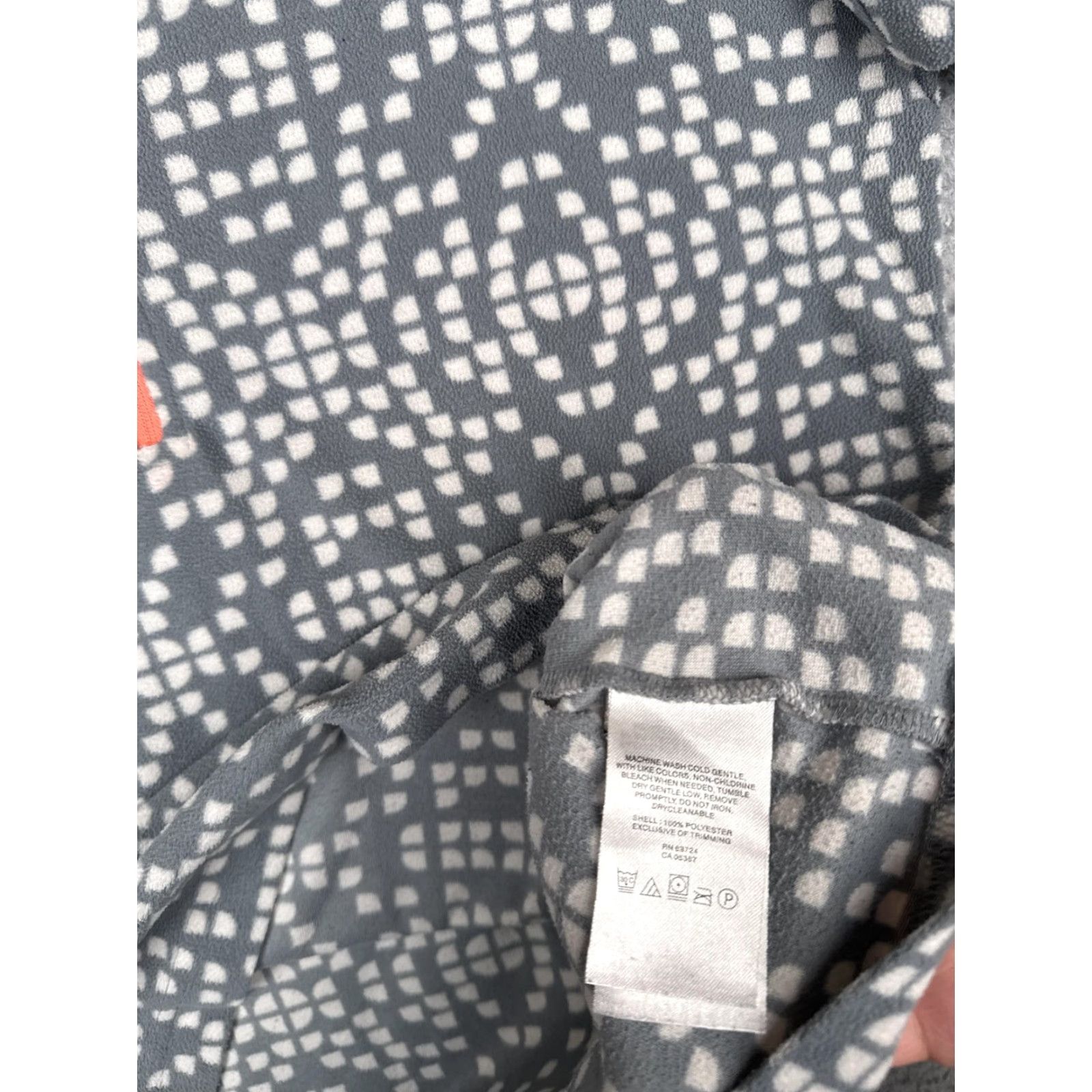 Vintage Columbia Sweater Women Large Gray White Geometric Print 1/4 Zip Fleece Pullover Outdoor Casual Womens Size L / US 10 / IT 46 - 7 Thumbnail
