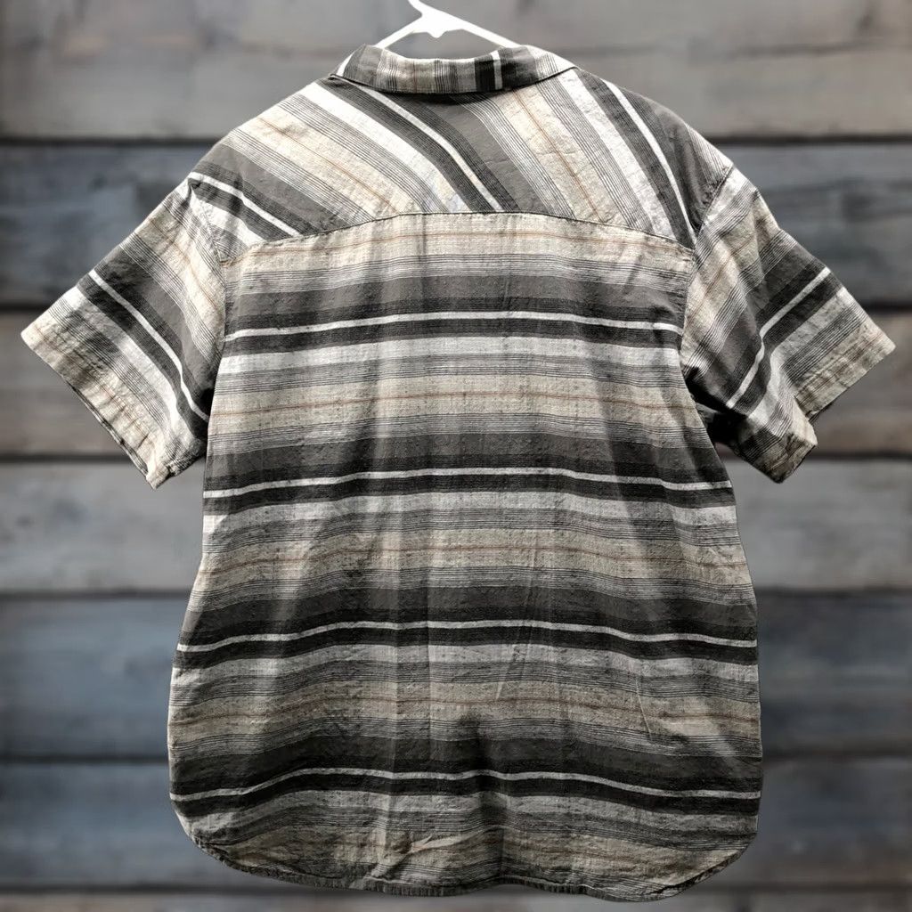 Vintage Columbia Shirt Mens XL Gray Striped Short Sleeve Button-Up Pocket Outdoor Casual Travel | All Seasons, Breathable, Pockets, Lightweight Size US XL / EU 56 / 4 - 1 Thumbnail