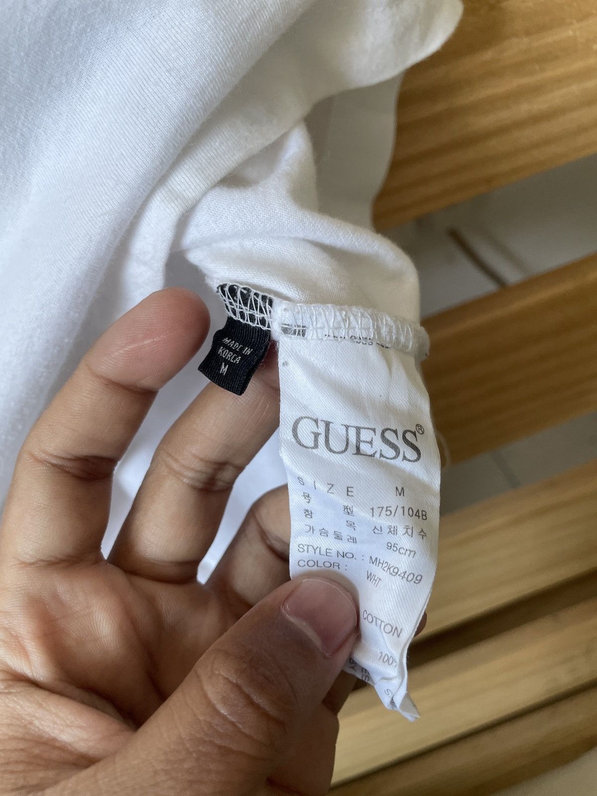 Guess Guess Off White Embossed T- Shirt S Size US S / EU 44-46 / 1 - 6 Thumbnail