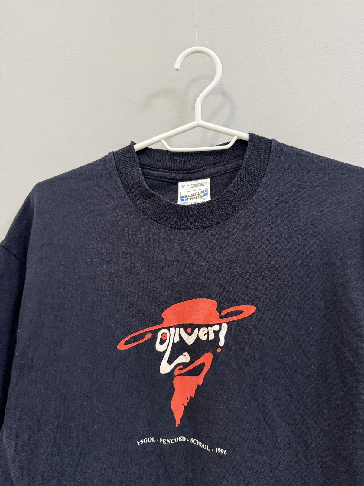 Band Tees × Vintage OLIVER TWIST Musical Vintage 1996 Black Charles Dickens Size US M / EU 48-50 / 2 - 2 Thumbnail