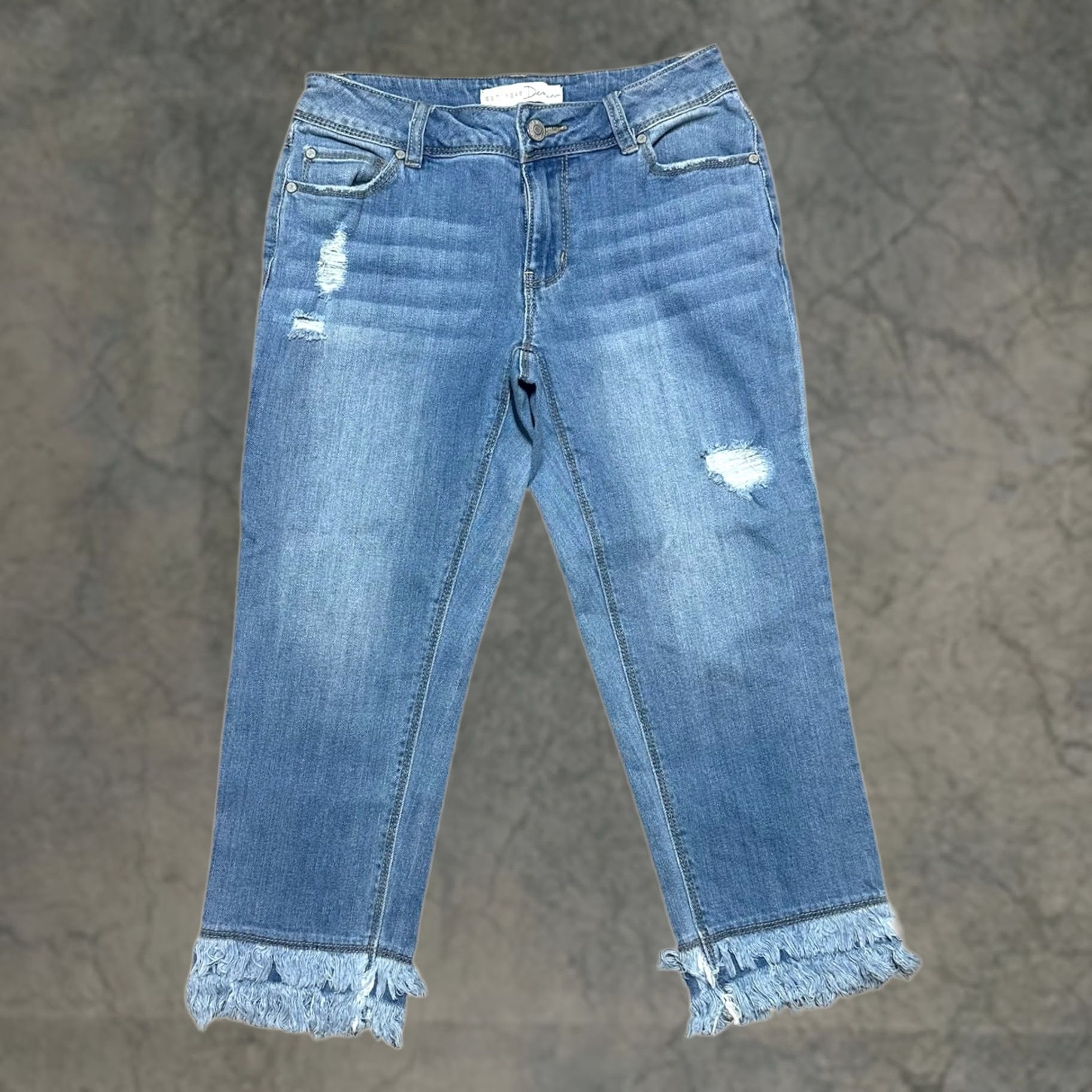 Denime Womens EST 1946 Denim Cropped Jeans Mid Rise Distressed Frayed Hem Size 2 Size 26" / US 2 / IT 38 - 1 Thumbnail