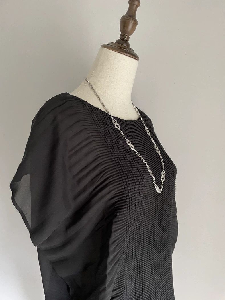 Issey Miyake Issey Miyake A loose-fitting kelp top Size M / US 6-8 / IT 42-44 - 3 Thumbnail