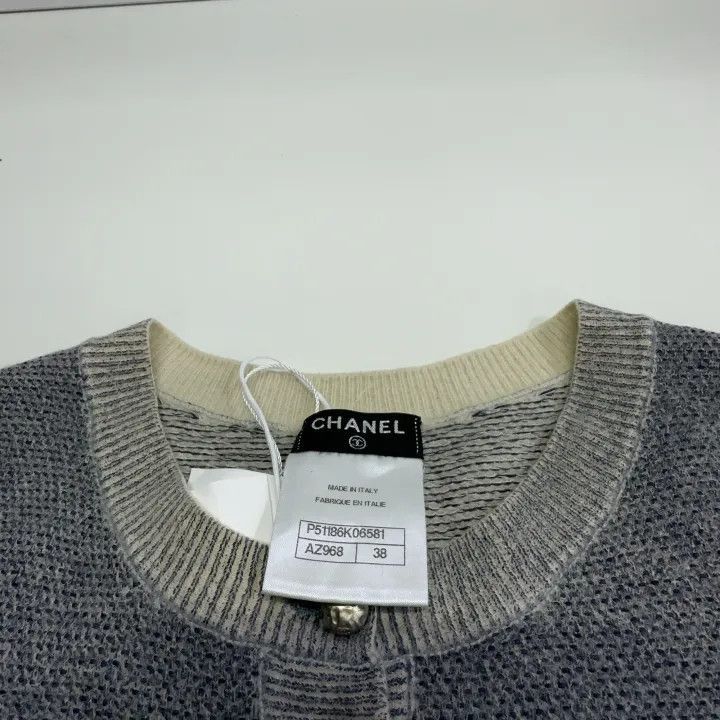 Chanel Chanel Sleeveless Knit Top with Buttons Size M / US 6-8 / IT 42-44 - 6 Thumbnail
