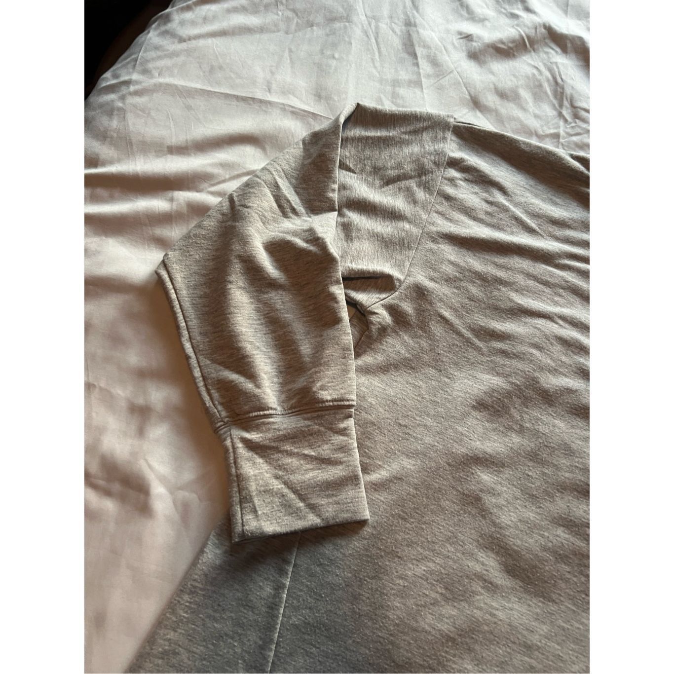 Victoria's Secret Victoria’s Secret Grey Crewneck Top Woman’s Size Large Size L / US 10 / IT 46 - 4 Thumbnail