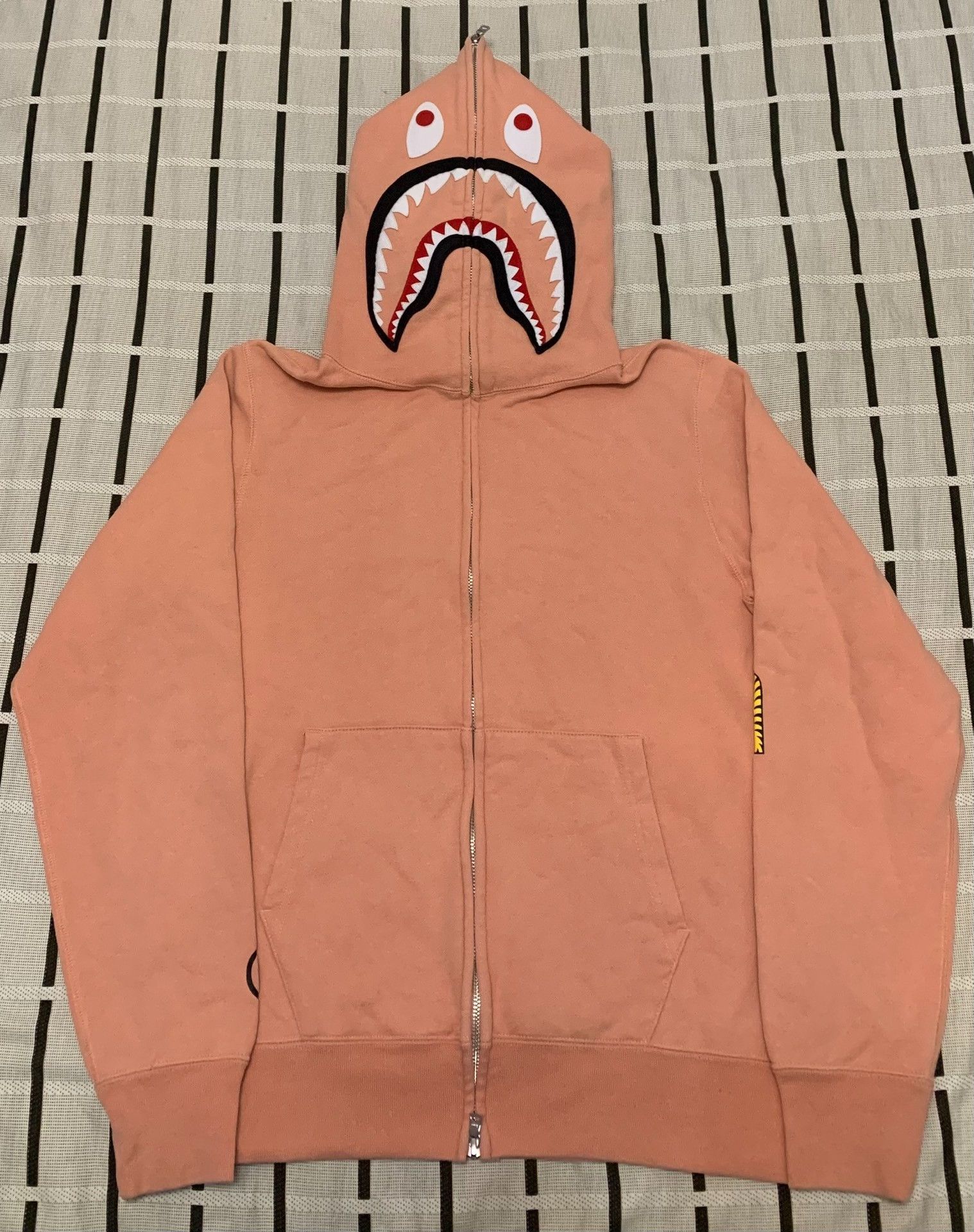 Bape Bape Shark Pink Light Jacket M Men Size US M / EU 48-50 / 2 - 1 Thumbnail