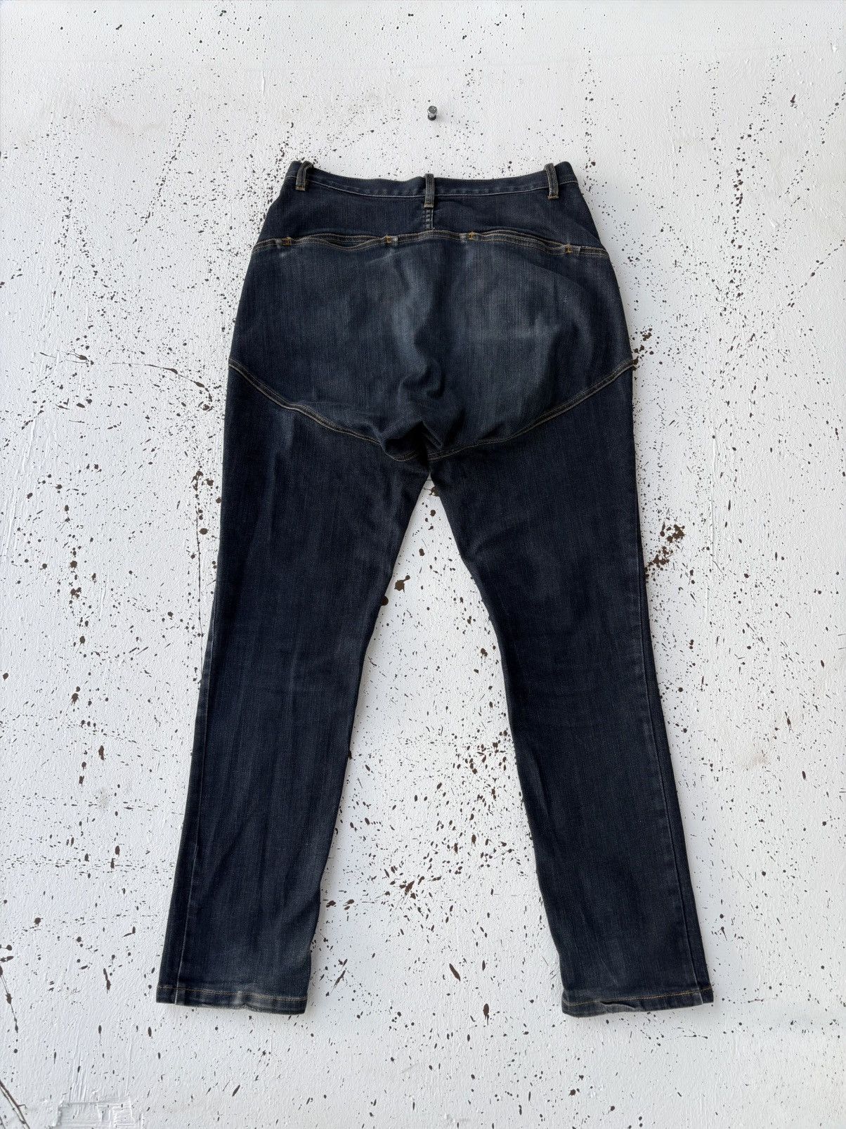 Issey Miyake Issey Miyake Avant-Garde Curved Seam Jeans Japanese Denim Size US 32 / EU 48 - 3 Thumbnail
