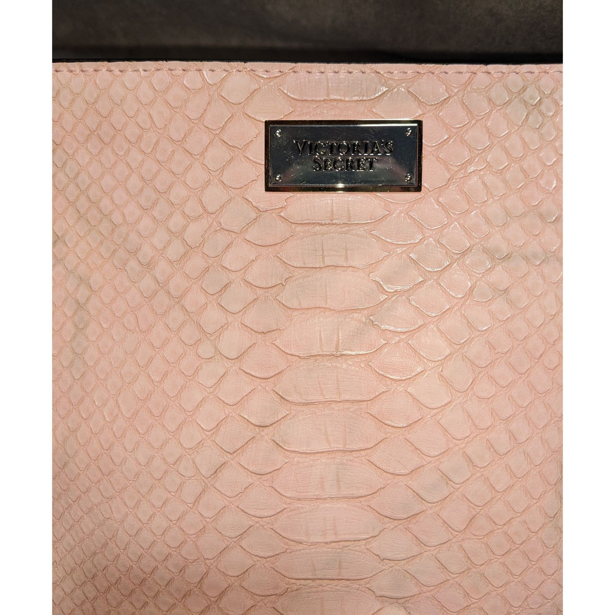 Victoria's Secret Victorias Secret Light Pink Faux Leather Snake Textured Zip Size ONE SIZE - 6 Thumbnail