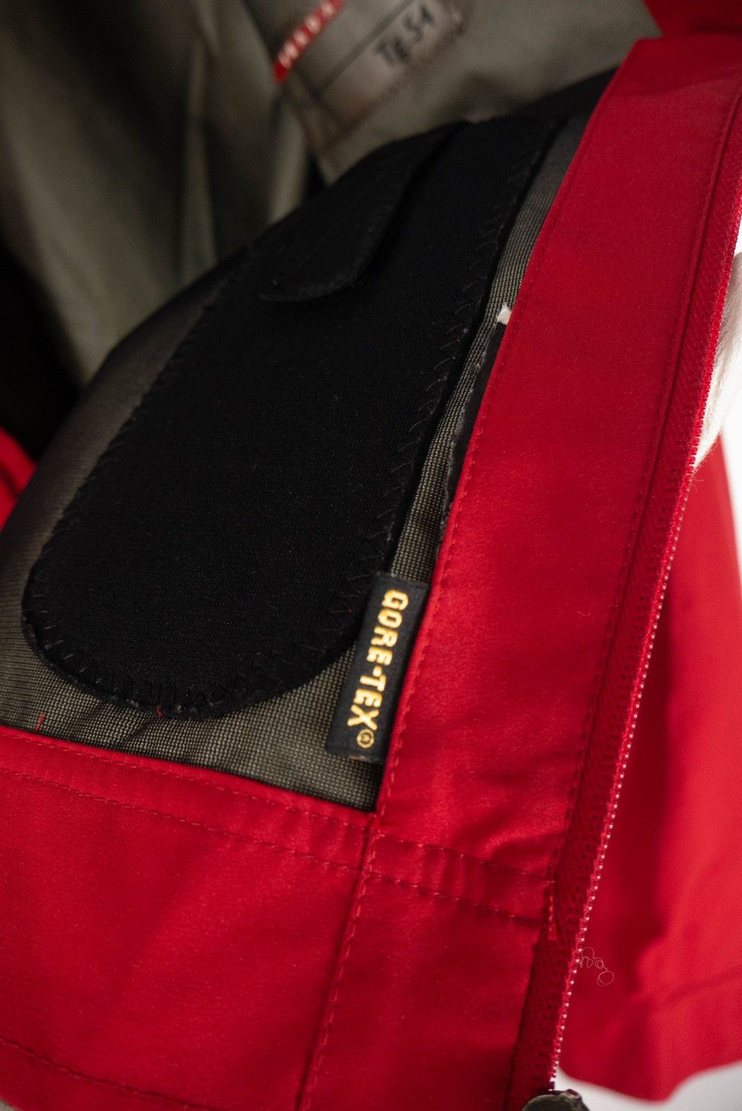 Designer × Prada Red Vintage Prada gore tex jacket Size US L / EU 52-54 / 3 - 9 Thumbnail