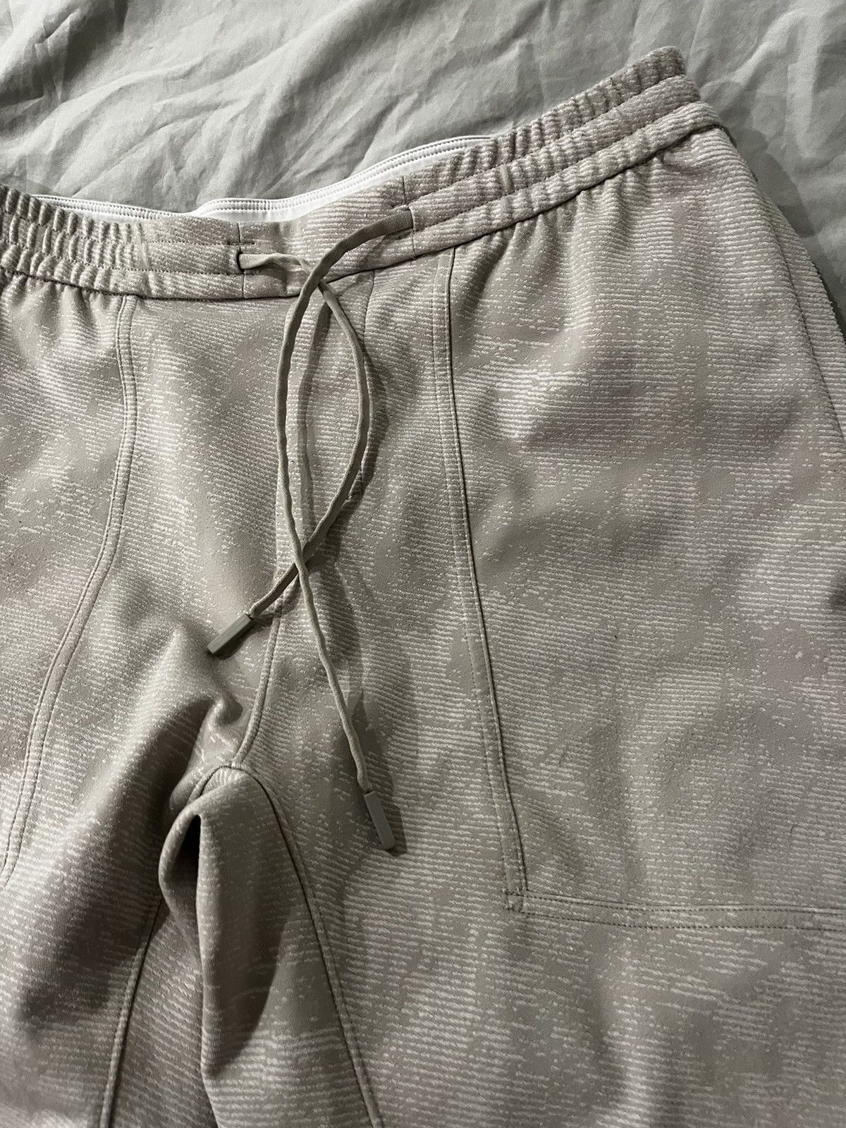 Lululemon Relaxed fit training jogger Size US 32 / EU 48 - 6 Thumbnail