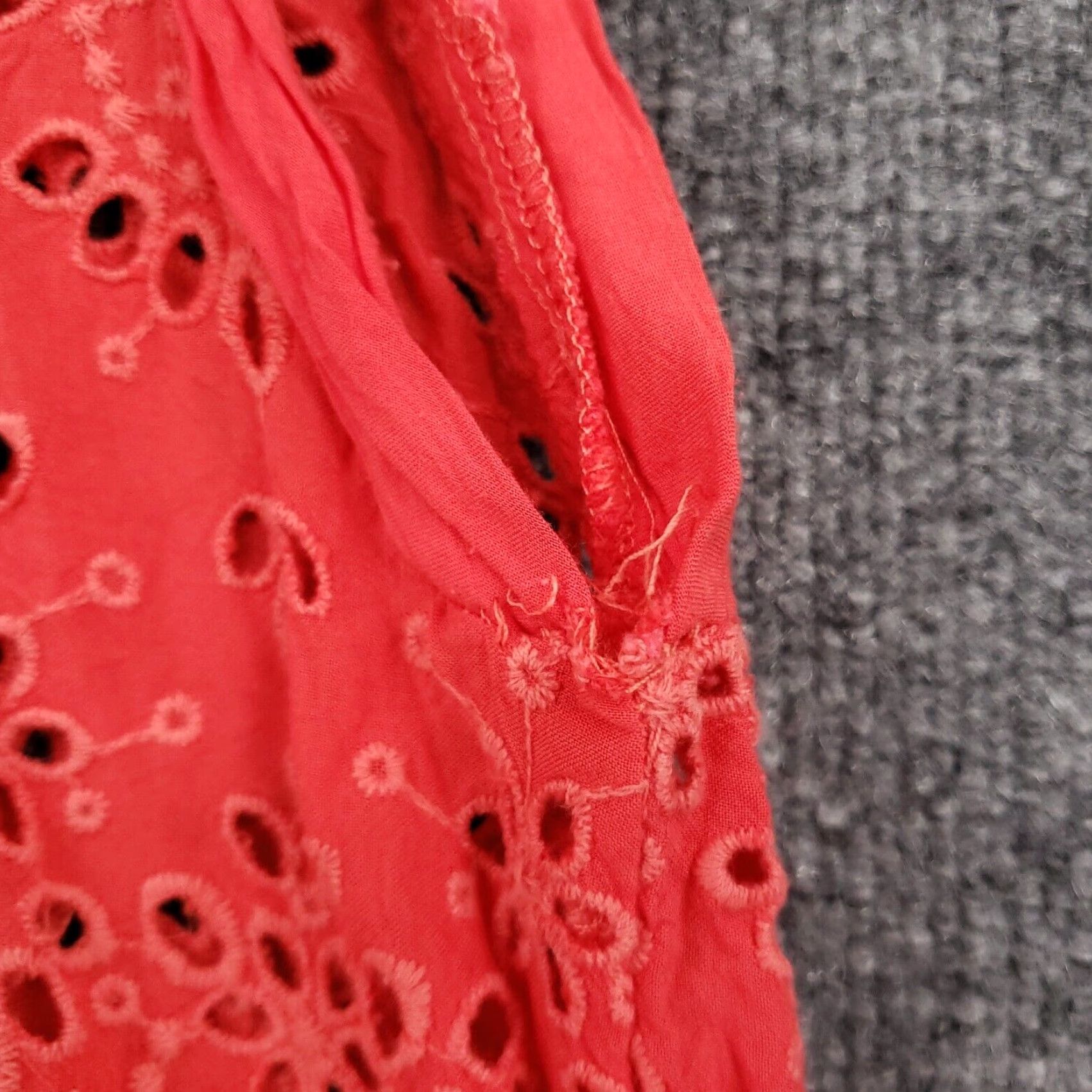 Vintage Democracy Tank Womens M Medium Red Tunic Sleeveless Pullover Casual Top Eyelet Floral Round Neck, Collarless, Rayon Size M / US 6-8 / IT 42-44 - 7 Thumbnail
