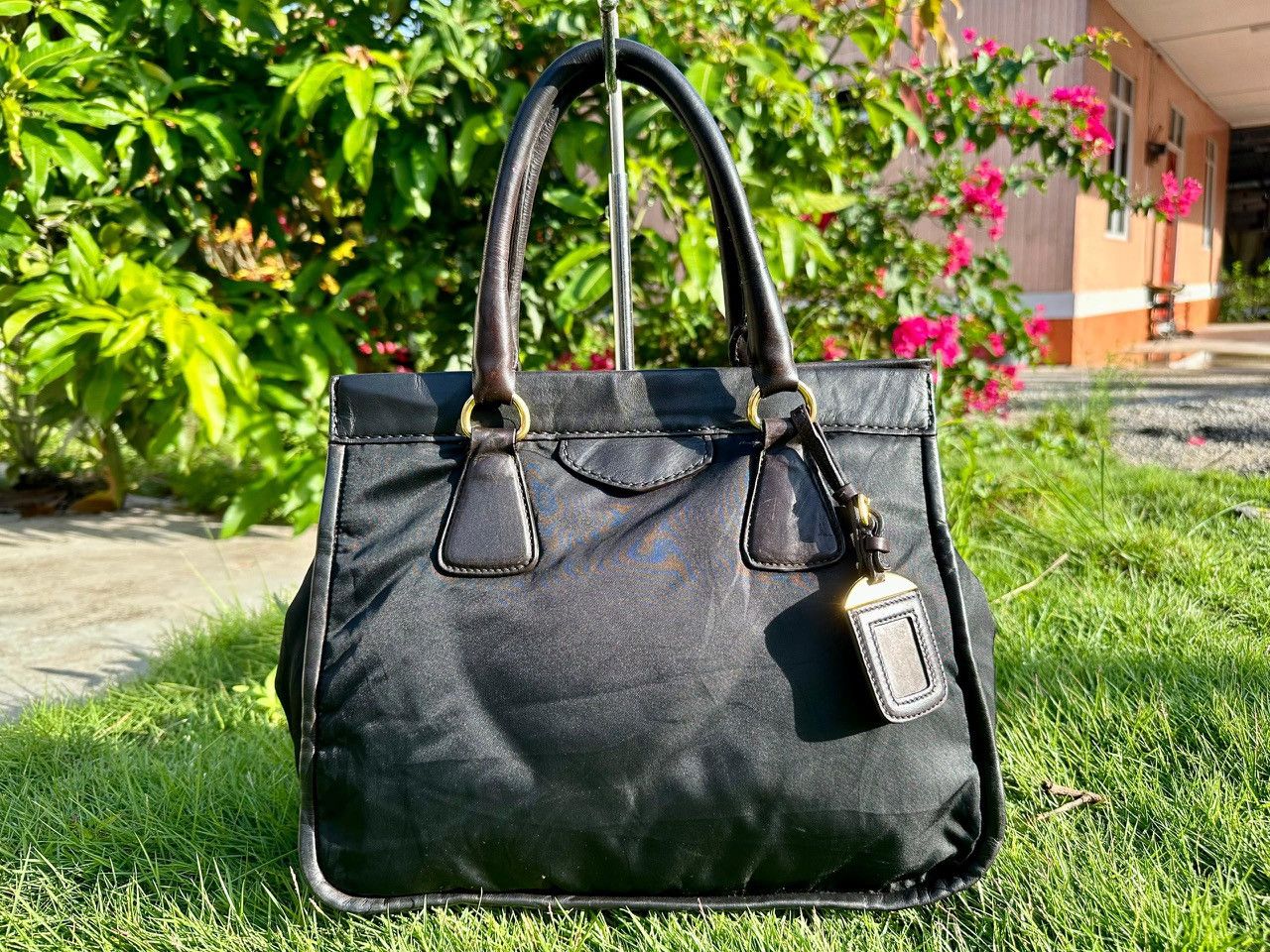Prada Authentic Prada Tessuto Nylon Medium Frame Nero Tote Bag Size ONE SIZE - 1 Thumbnail