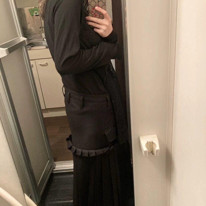 Yohji Yamamoto Yohji Yamamoto size 1 Half-length skirt 2503-Nextarrow Size 27" / US 4 / IT 40 - 1 Thumbnail