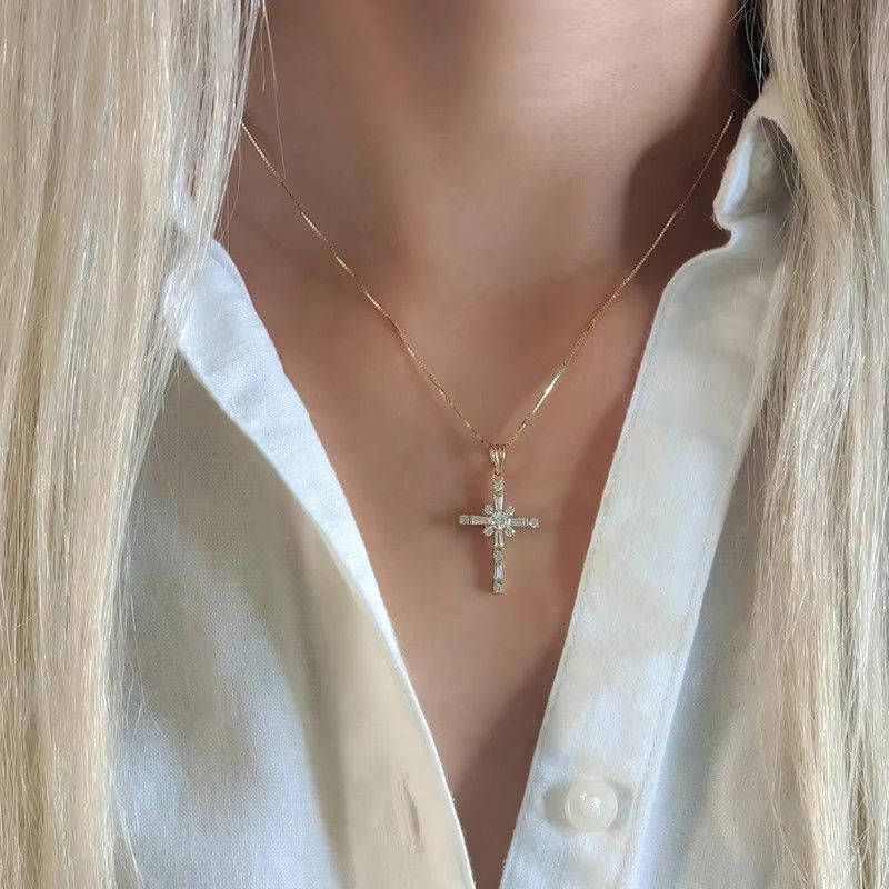 Jewelry Fashionable Cross Pendant Necklace Size ONE SIZE - 5 Thumbnail